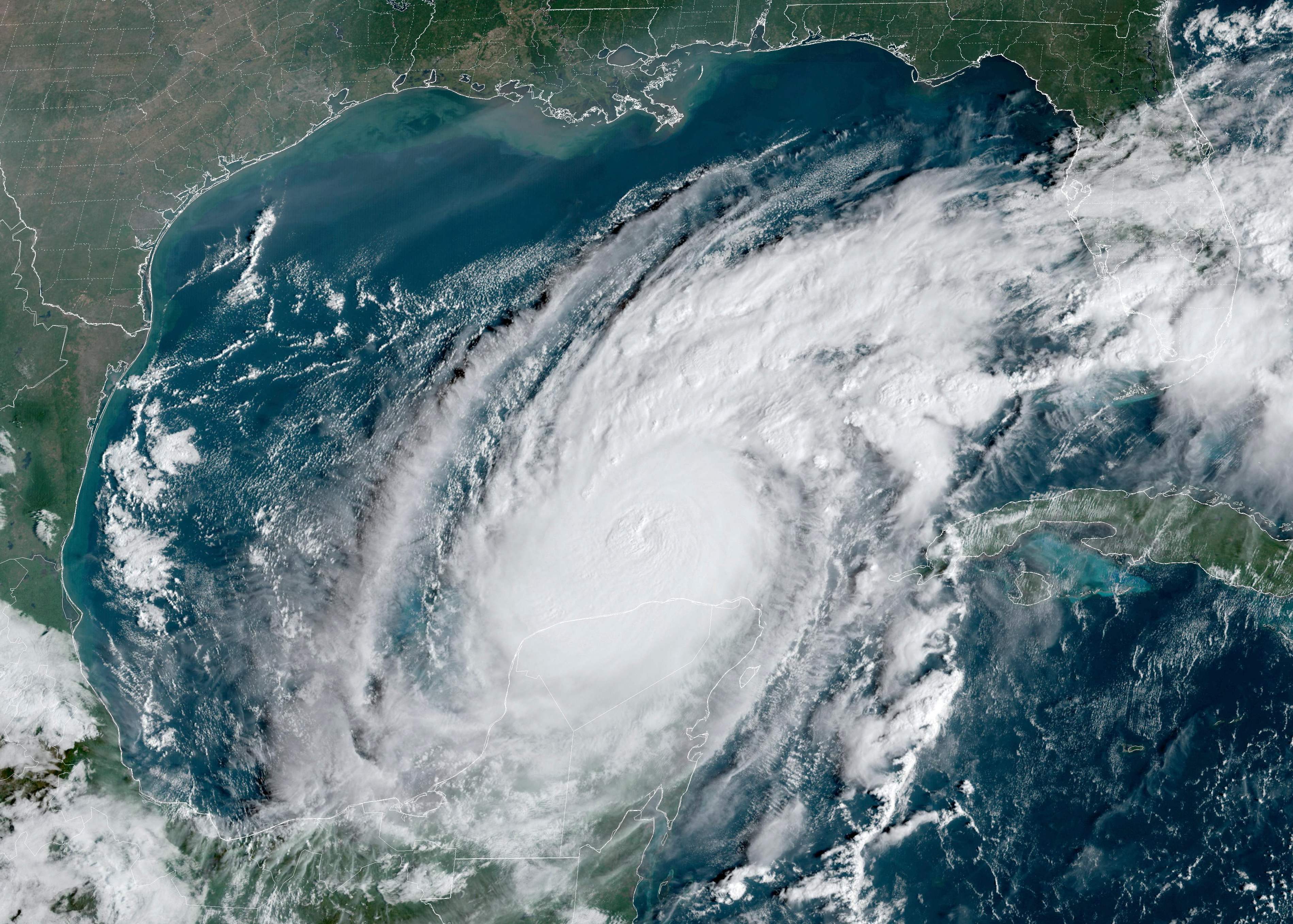 Fotografía satelital del Huracán Milton que amenaza con impactar con categoría 5.