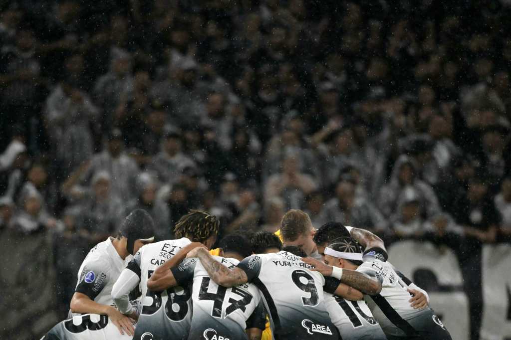 Jugadores del Corinthians antes de la semifinal de la Copa Sudamericana.