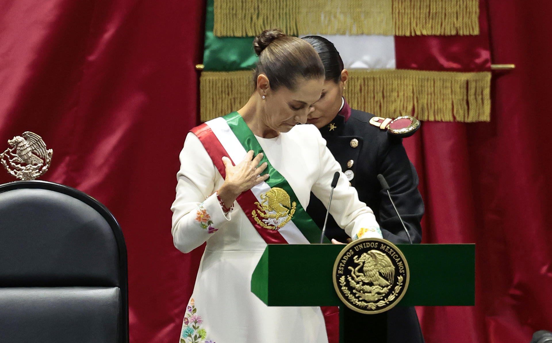 Claudia Sheinbaum asume como la primera mujer presidenta de México