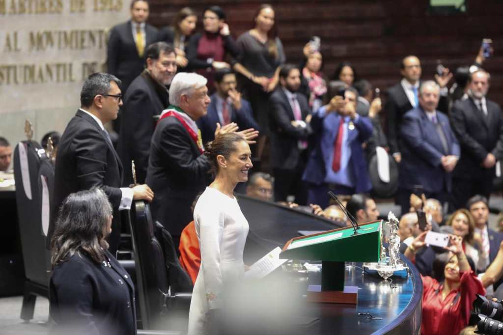 Claudia Sheinbaum asume como la primera mujer presidenta de México