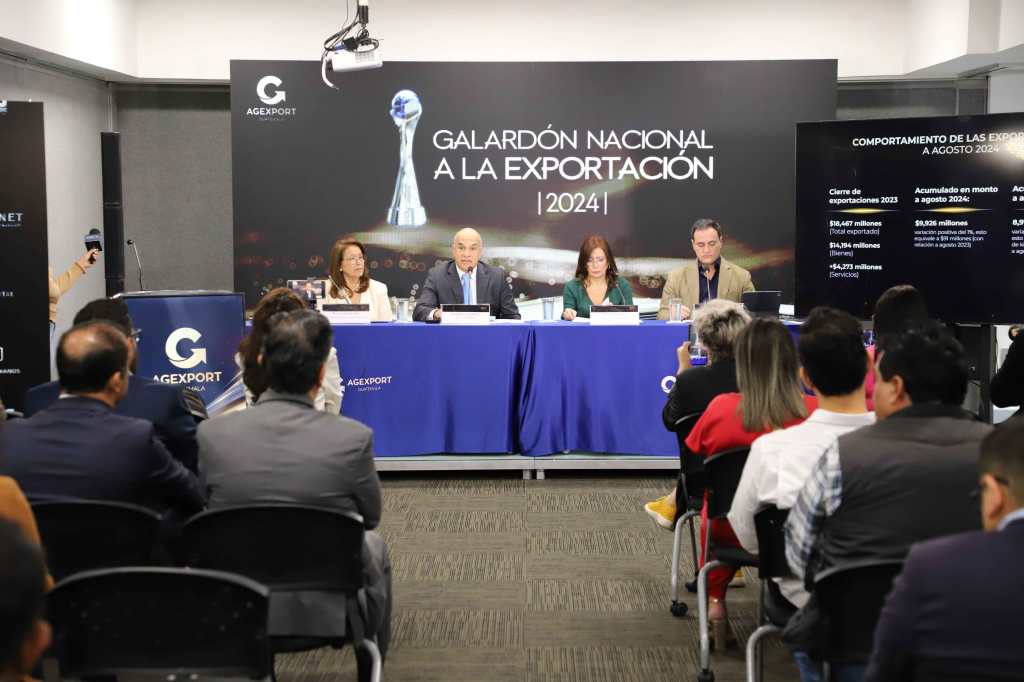 Autoridades de Agexport y miembros del comité organizador presentan a los finalistas que competirán por el Galardón Nacional a la Exportación 2024