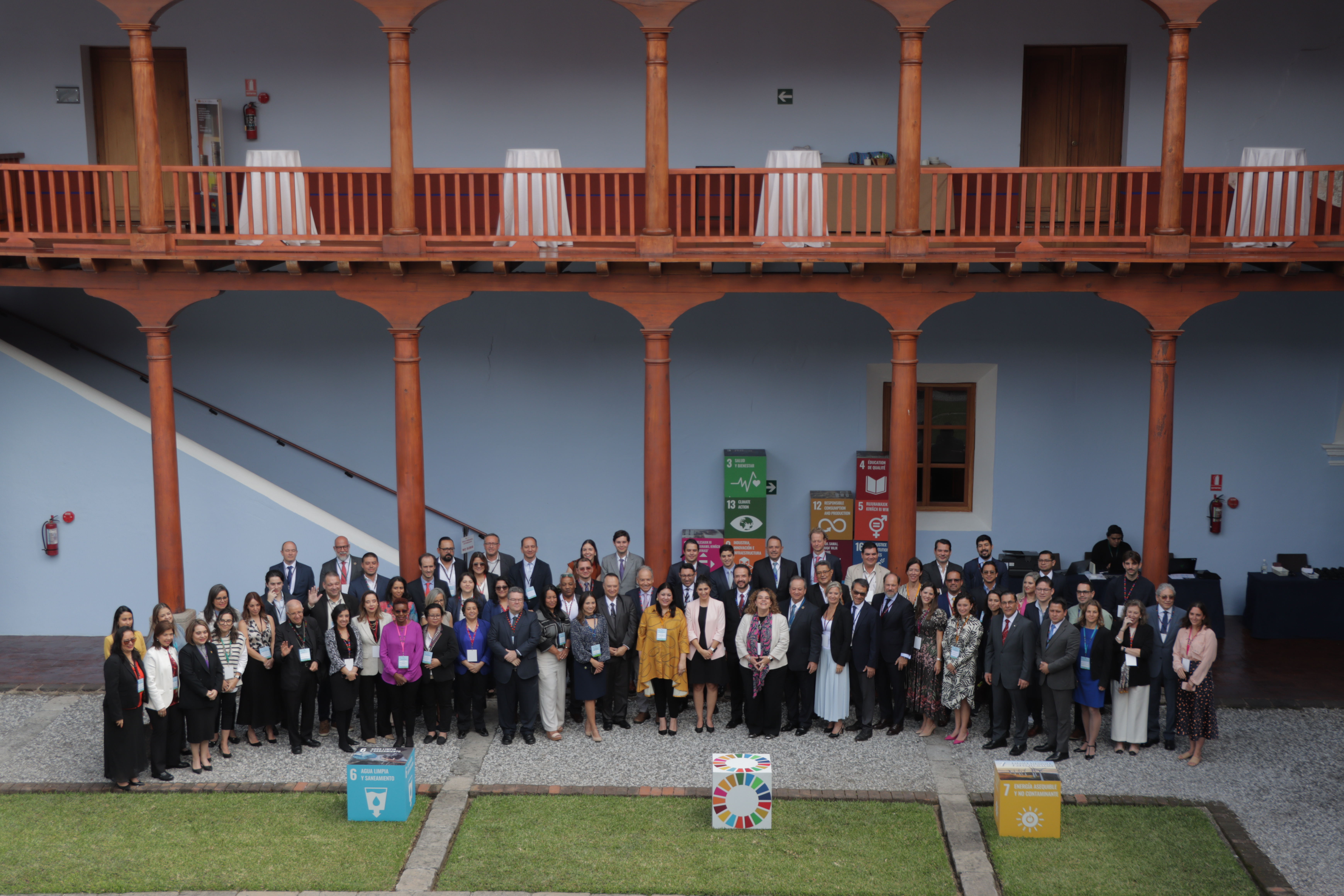 Representantes locales e internacionales participaron en el taller promovido por la ONU, enfocado en promover la sostenibilidad en el consumo de agua y energía, alineado con los objetivos de la Agenda 2030. (Foto, cortesía: Azasgua)