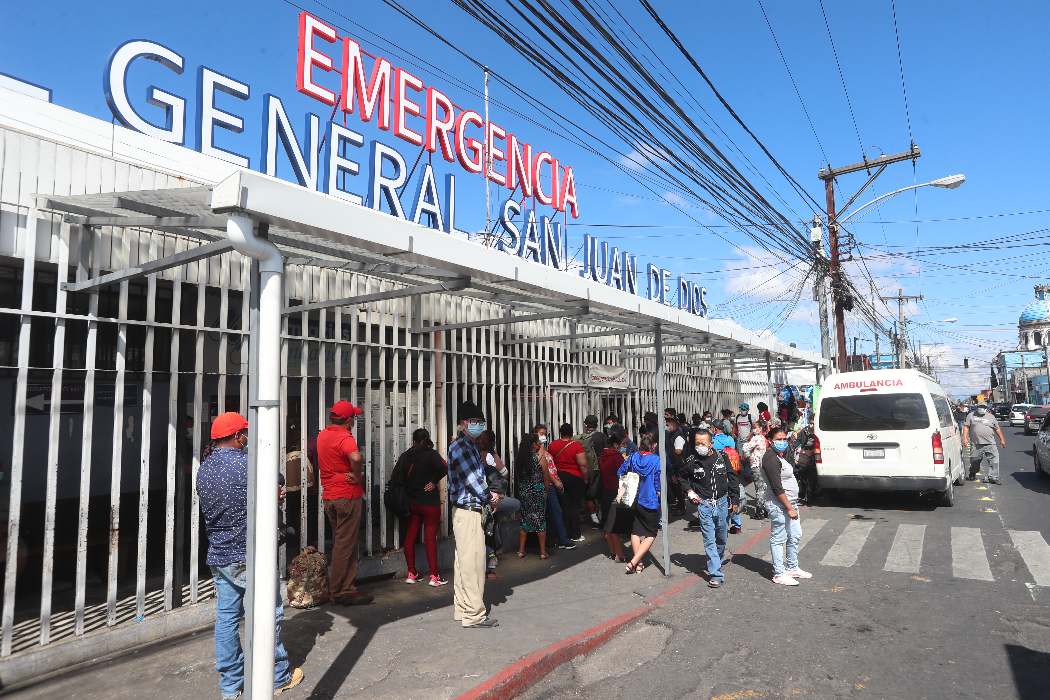 Autoridades señalan que en la administración anterior se hicieron compras para atender necesidades ficticias en el Hospital General San Juan de Dios. (Foto HemerotecaPL / Érick Ávila)