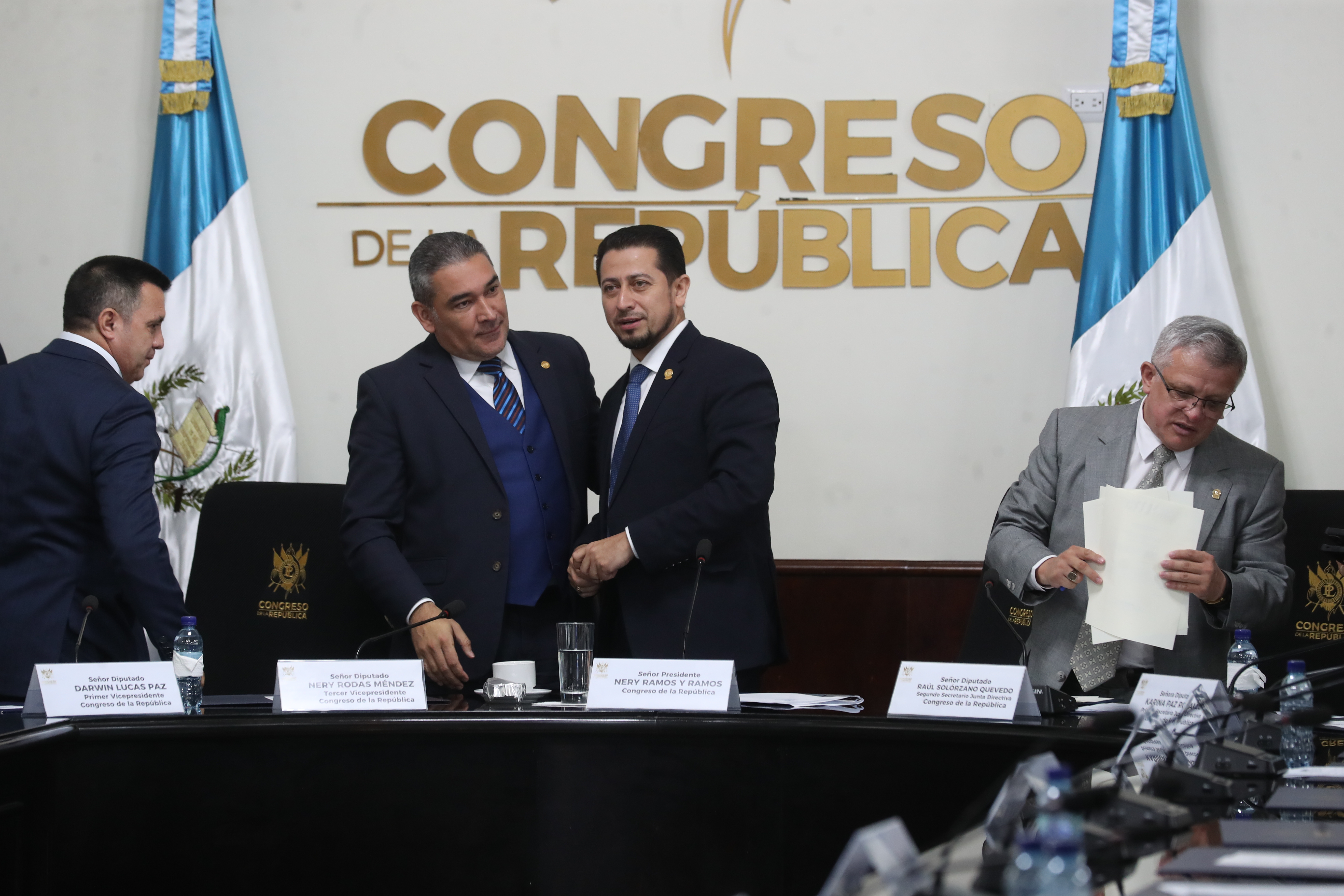 Luis Fernando Aguirre Estrada, Nery Ramos y Ramos, presidente del Congreso en Reunin de jefes de Bloque en el Congreso de la Repblica donde aprobaron la agenda para el prximo martes donde se conosera algn listado para la nueva junta directiva

Prensa Libre. Erick Avila  17/10/2024