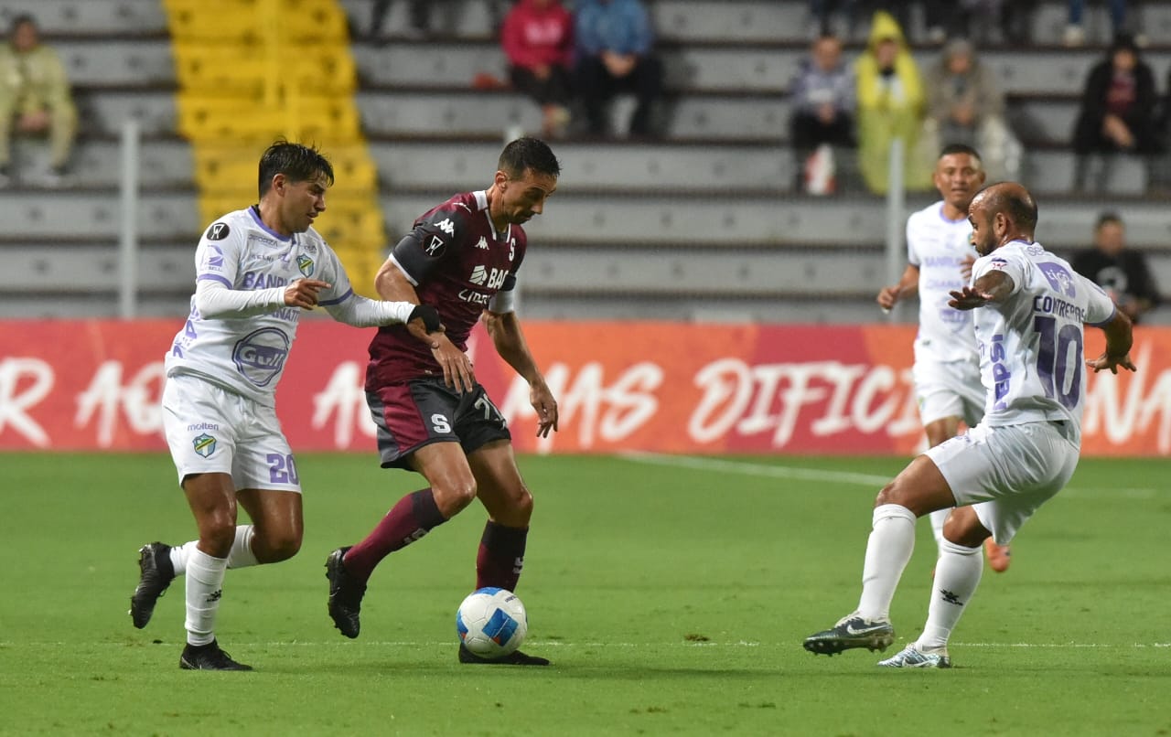 El Deportivo Saprissa superó al Comunicaciones en su encuentro.