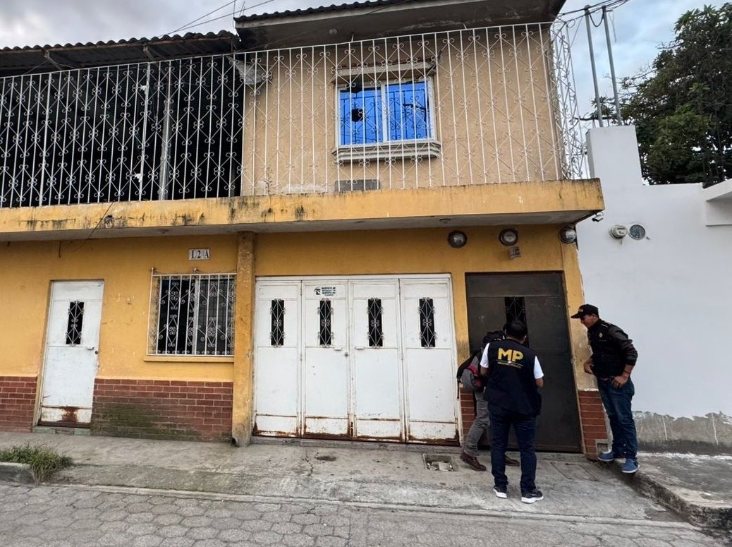  Durante allanamientos en Amatitlán y San José del Golfo se capturaron a dos hombres por pornografía infantil. (Foto Prensa Libre: Ministerio Público)