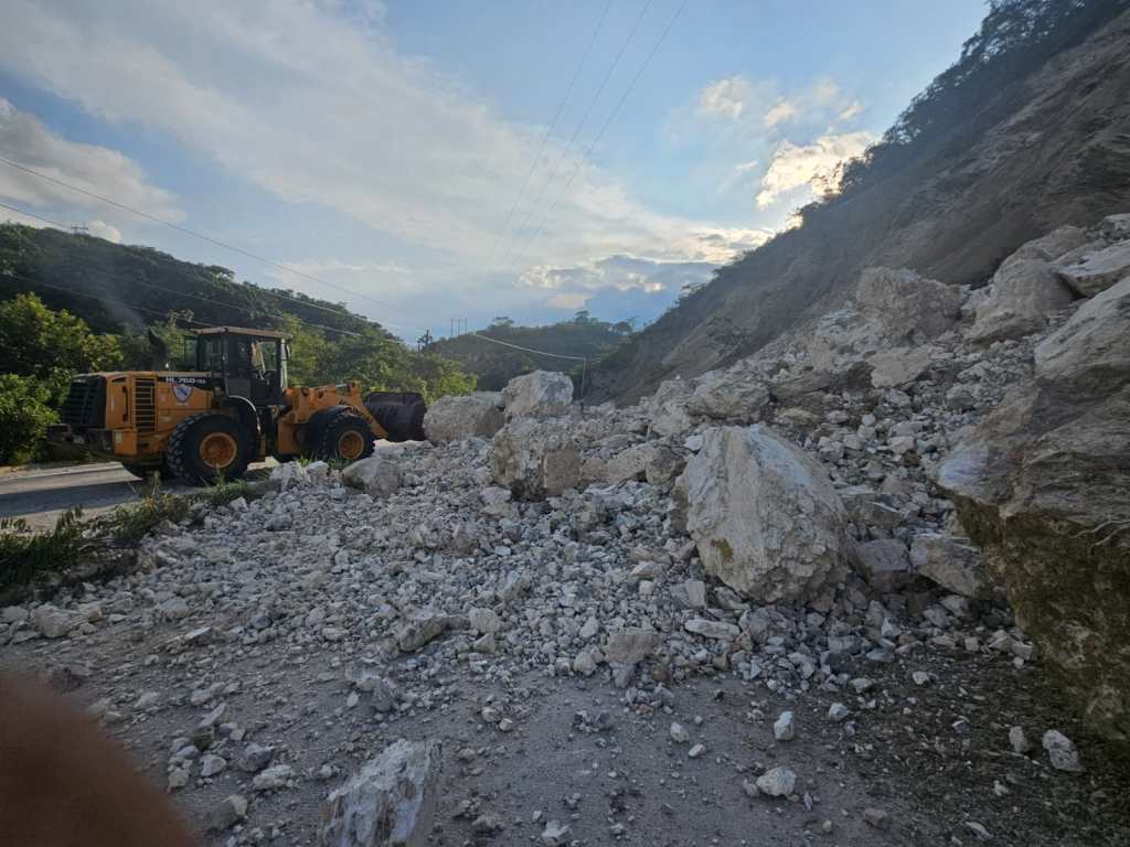 derrumbe ruta al Atlántico (2)