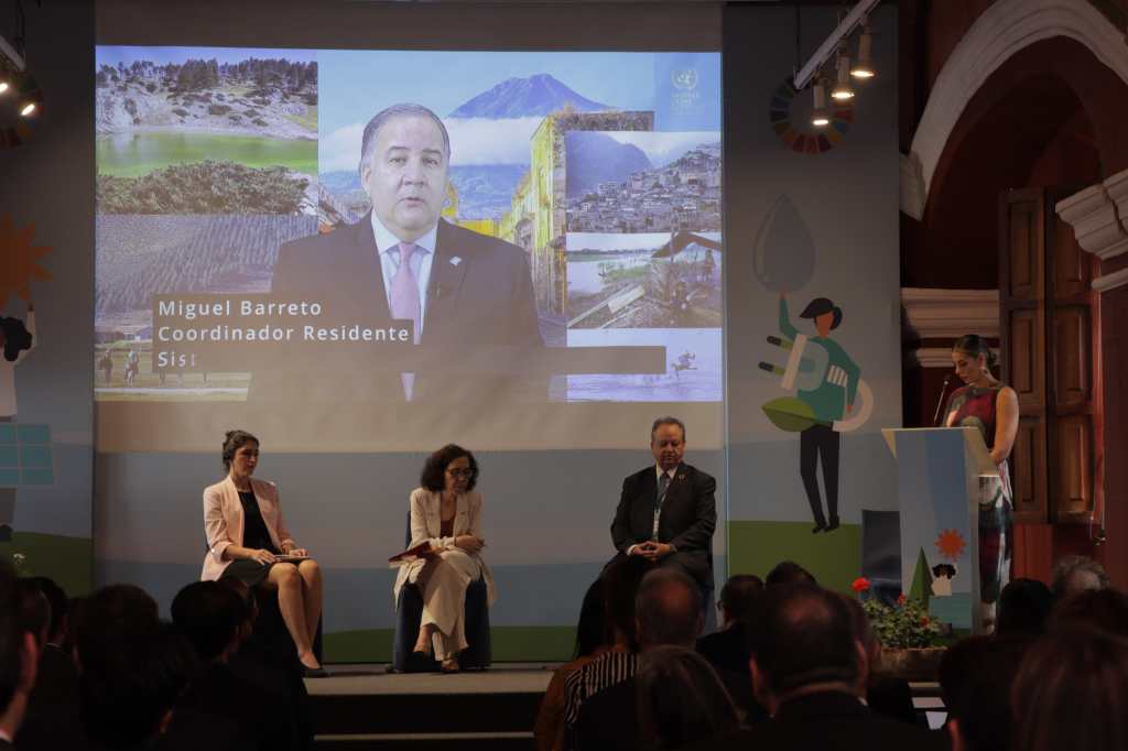 Expertos nacionales e internacionales participan en el evento y comparten las experiencias de sus países. (Foto, cortesía: Azasgua)