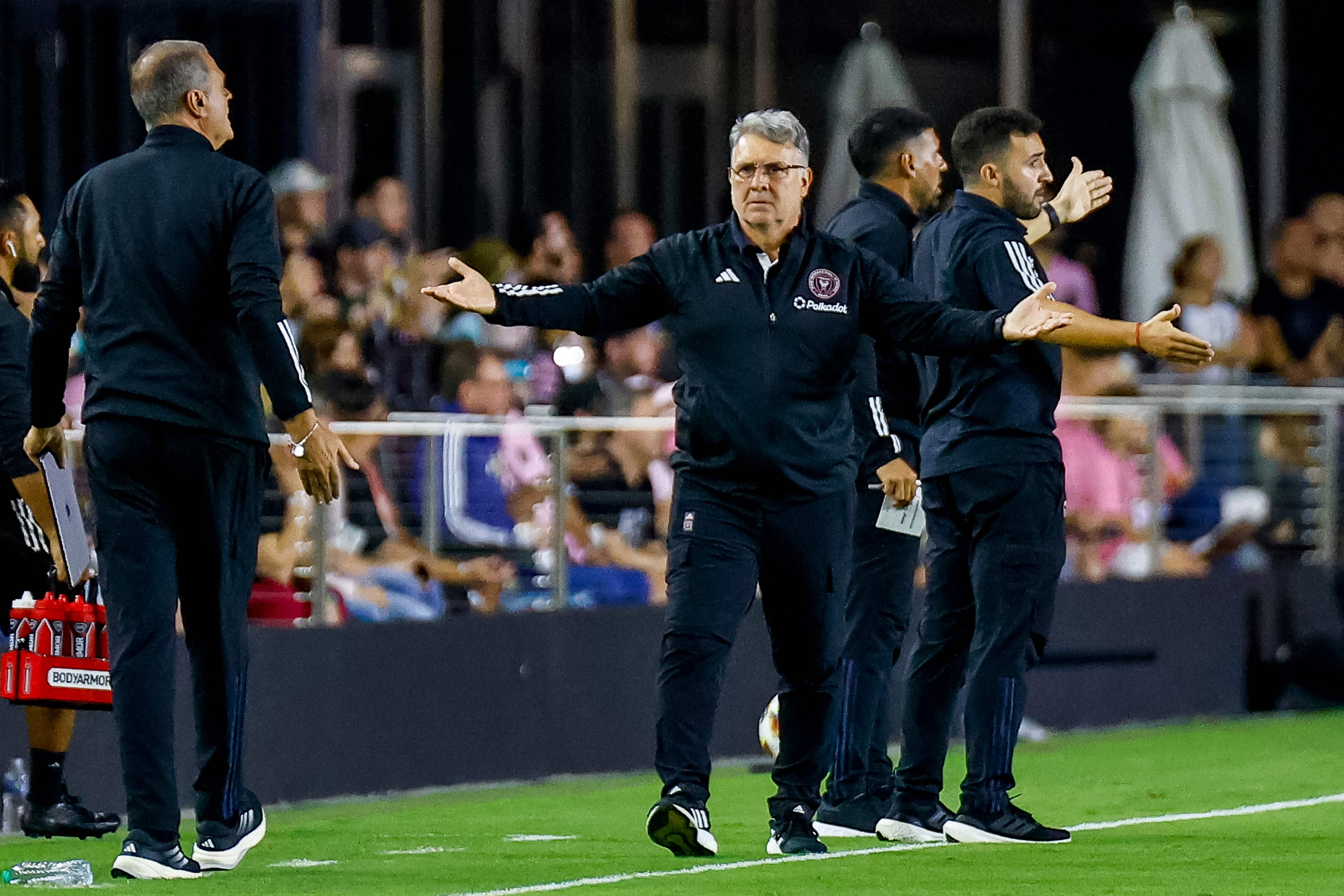 Gerardo “Tata” Martino, entrenador de Inter Miami, reacciona durante la semifinal de la Conferencia Este de la MLS contra Atlanta United el 9 de noviembre de 2024.