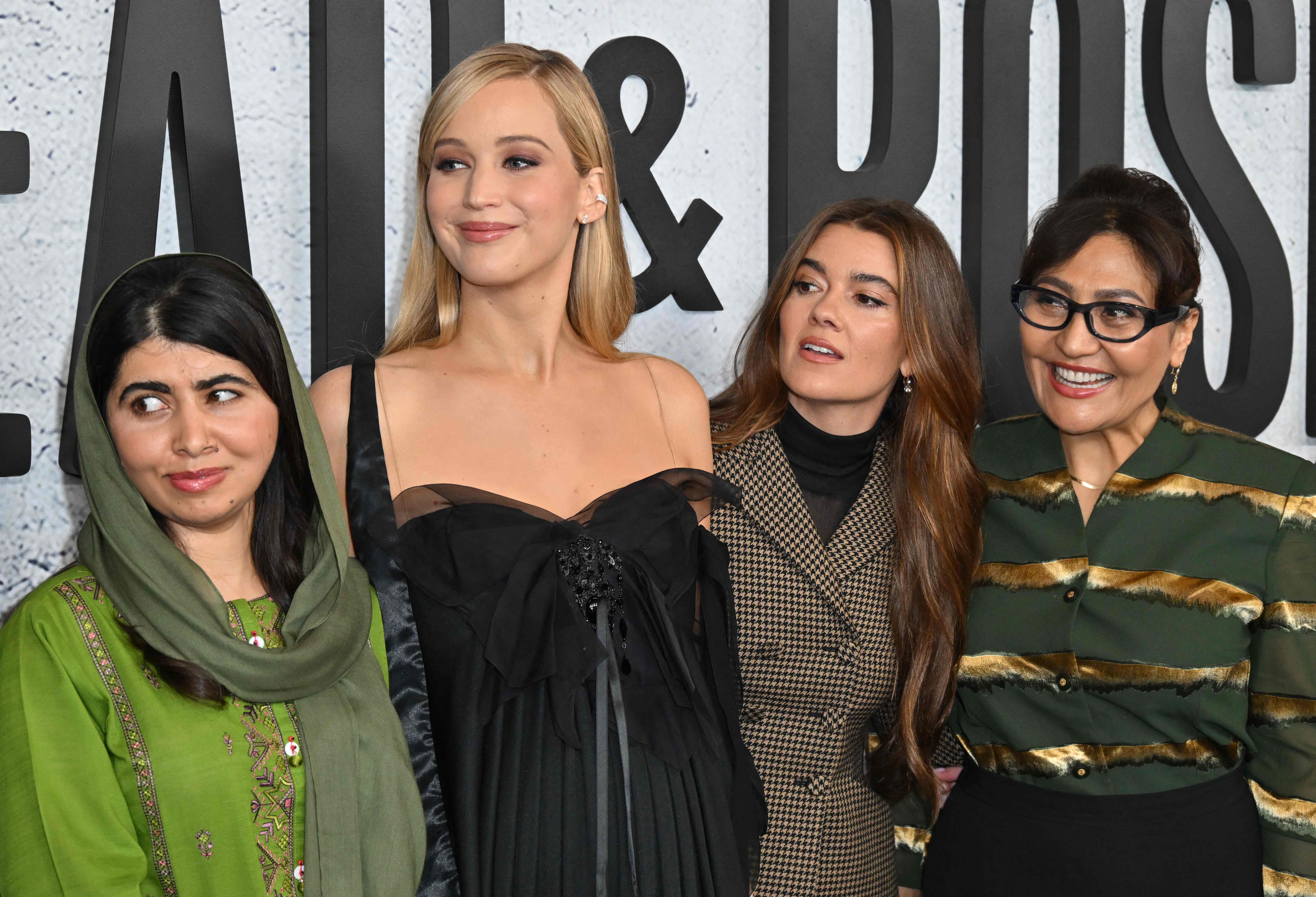 Malala Yousafzai, Jennifer Lawrence, Justine Ciarrocchi y Sahra Mani en la premiere de (Foto Prensa Libre: AFP)