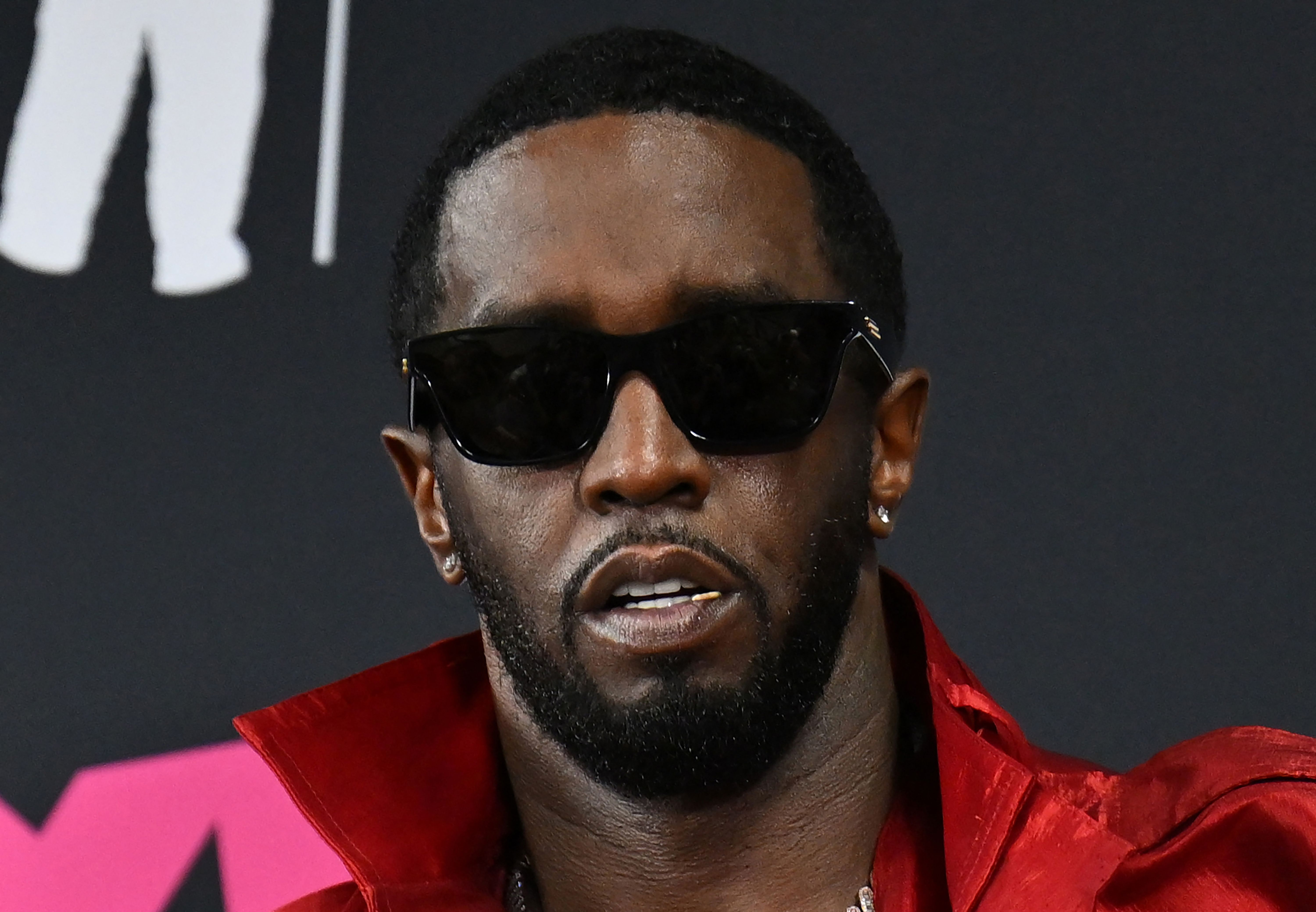 El abogado comentó que había recibido más de tres mil llamadas y hasta el momento hay más de 300 denuncias contra Sean "Diddy" Combs. (Foto Prensa Libre: AFP)