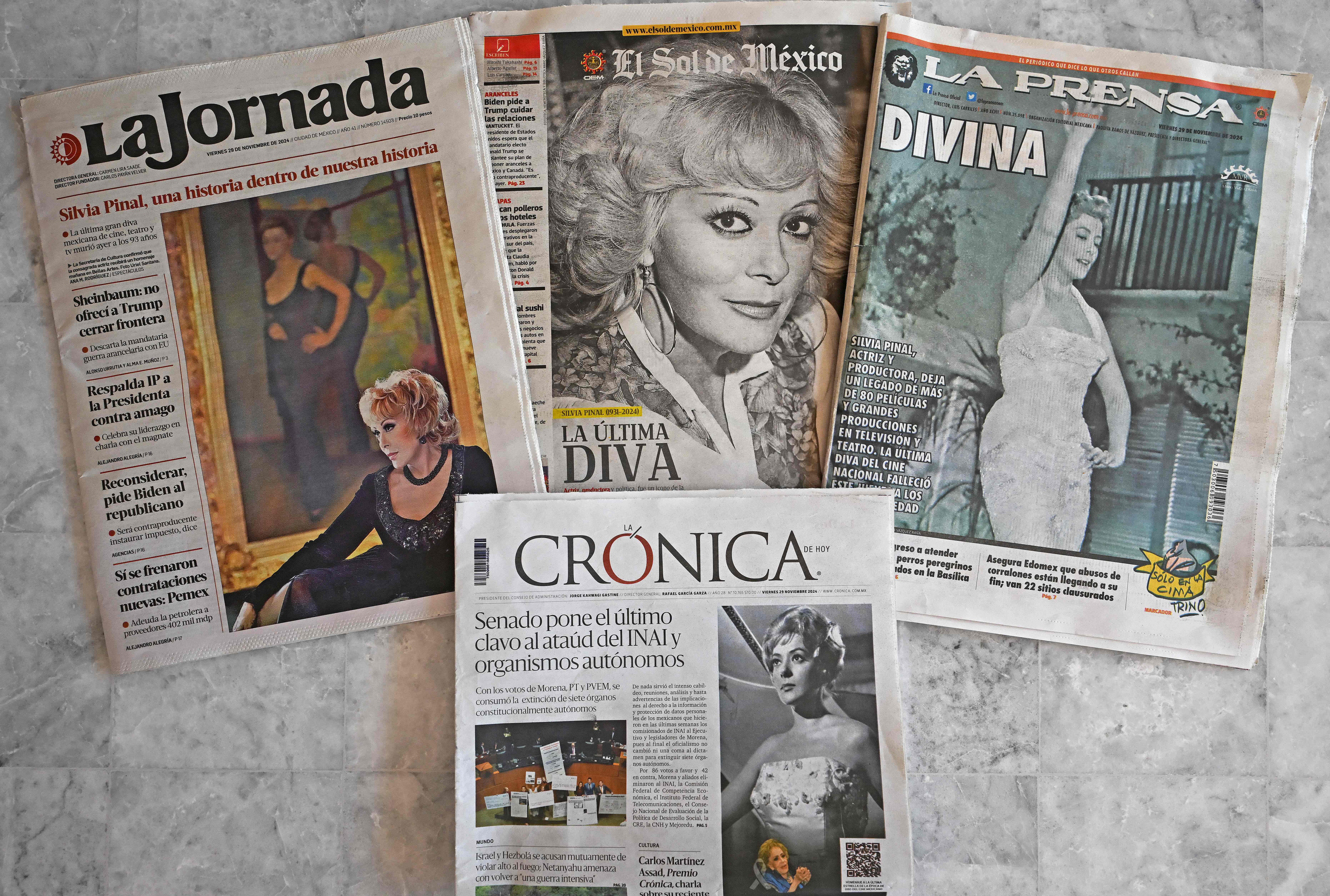 Portadas de distintos medios con la foto de Silvia Pinal