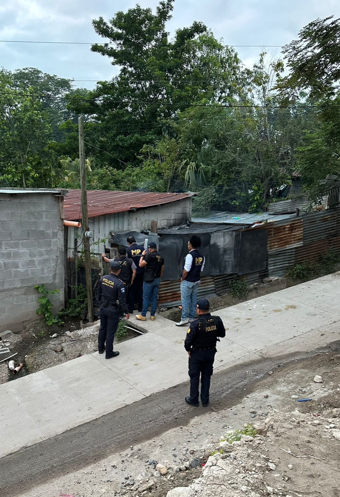 Dos personas fueron capturadas por explotación sexual contra una menor. (Foto Prensa Libre: Ministerio Público)