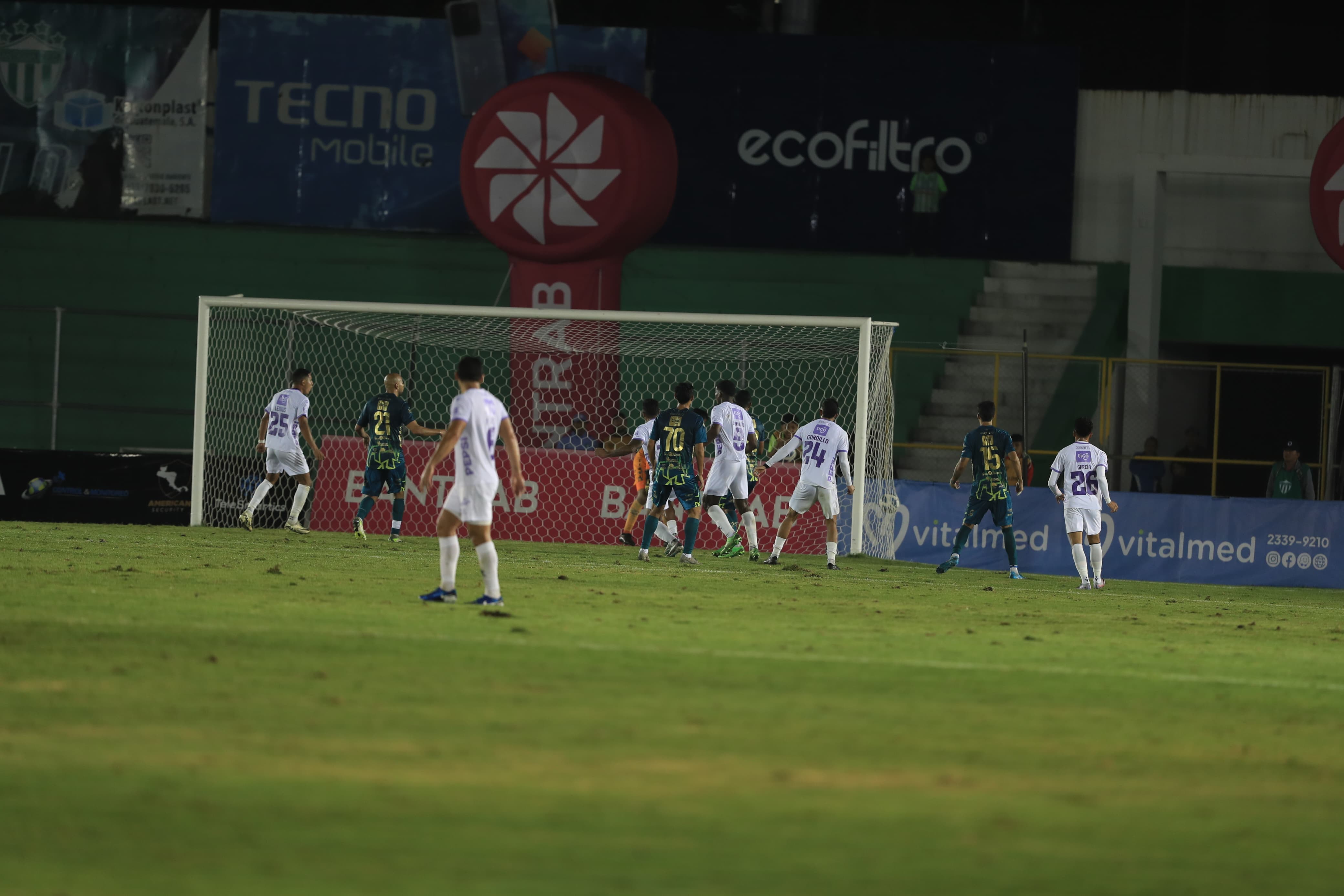 Un gol de Sebastián Ayala sobre el final le negó el triunfo a Antigua.