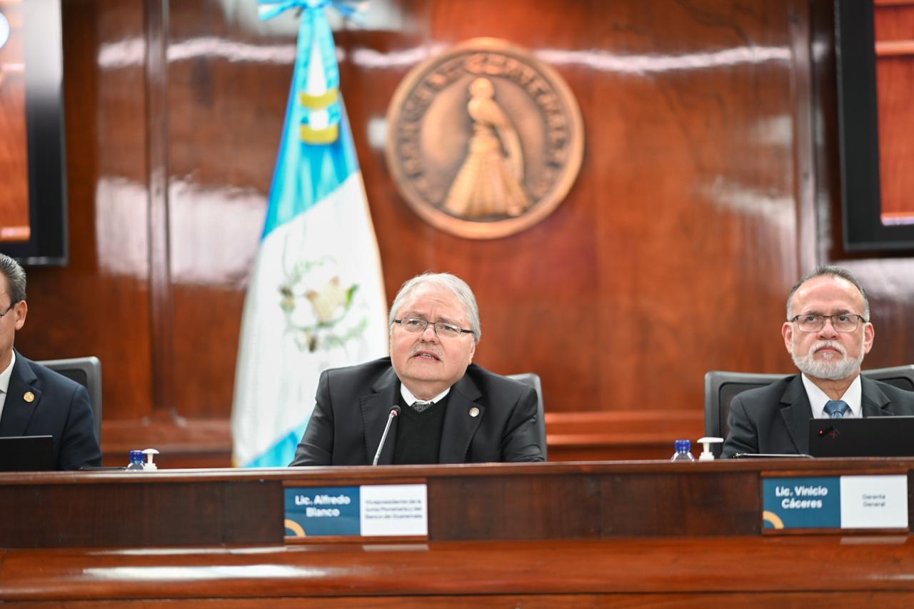 Vicepresidente del Banco de Guatemala José Alfredo Blanco Junta Monetaria presupuesto