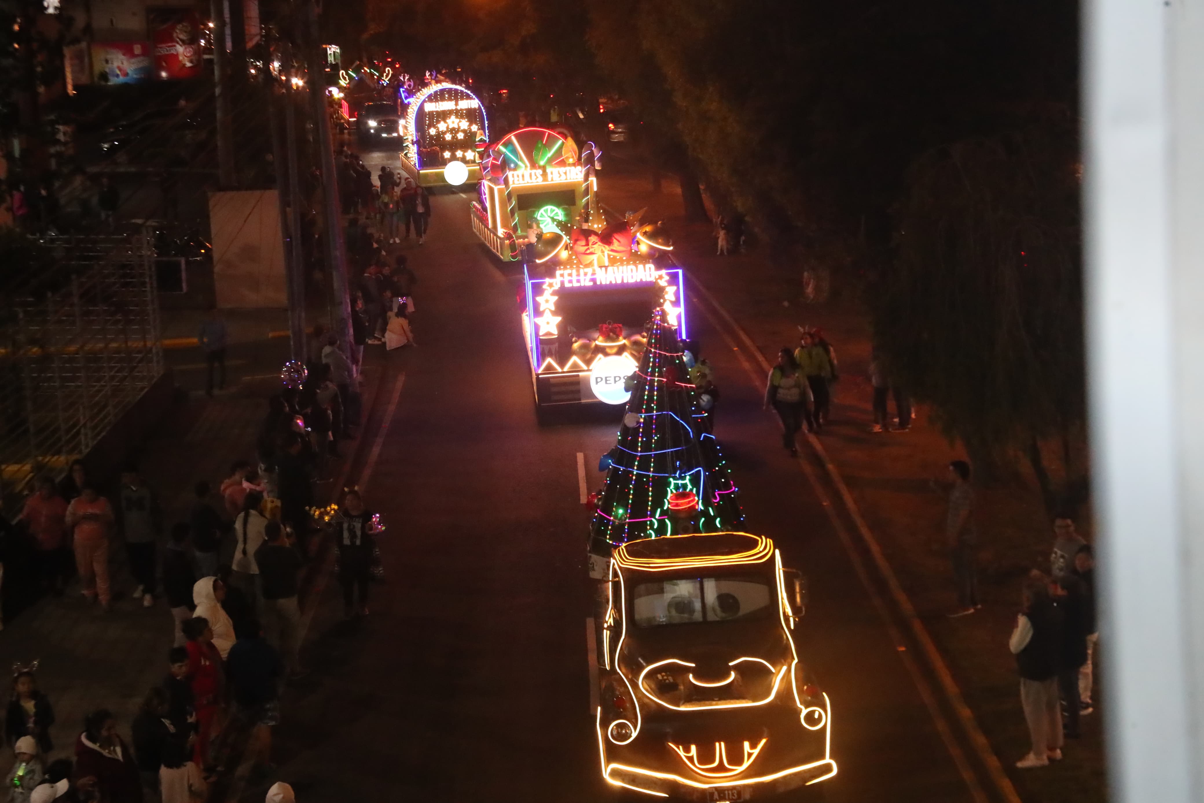 Recorrido del Desfile Navideño 2024 por varios puntos de la ciudad