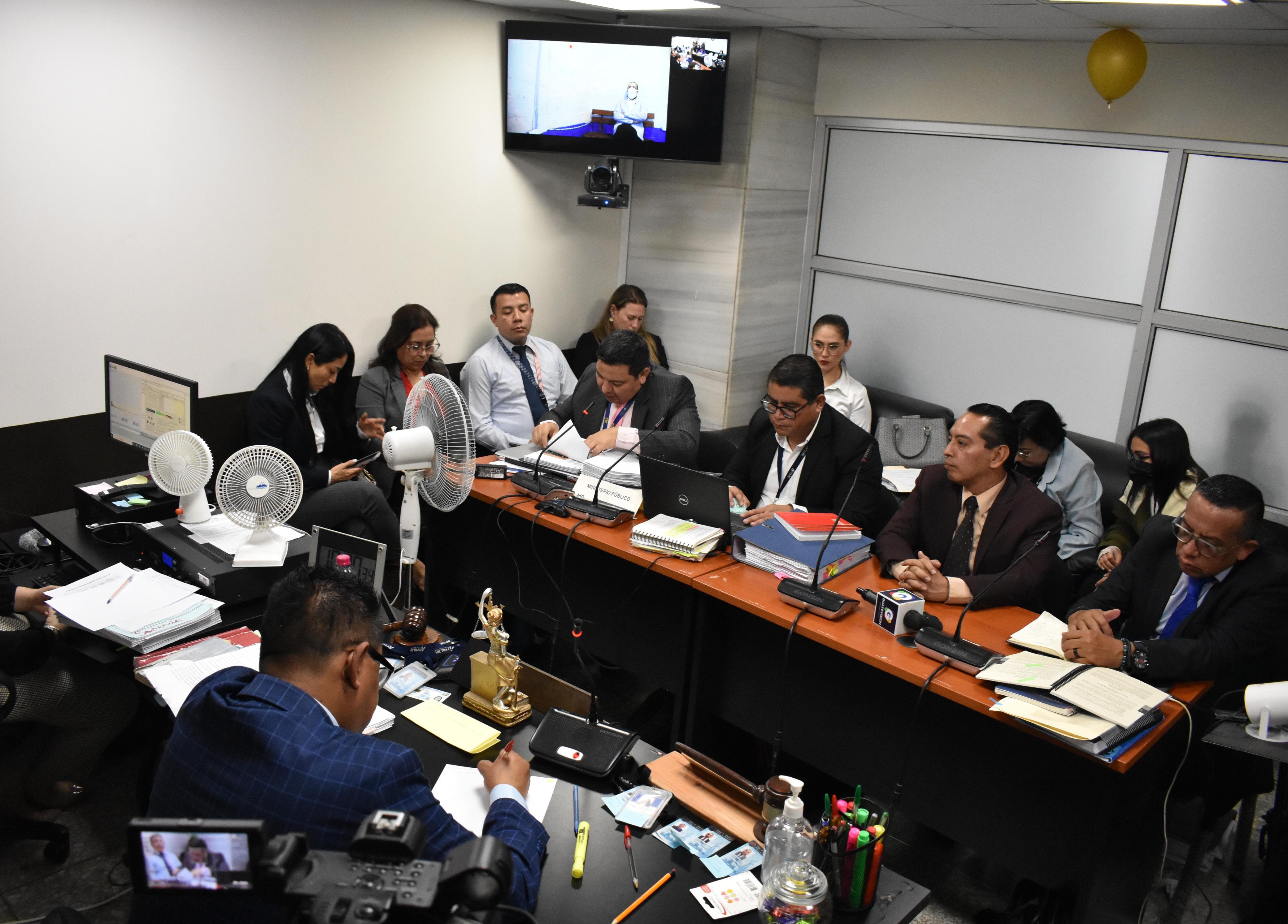 Durante la audiencia de etapa intermedia por el caso de la muerte de Floridalma Roque, el abogado del cirujano plástico Kevin Malouf solicitó que se cerrara el caso. (Foto Prensa Libre: Óscar Vásquez)