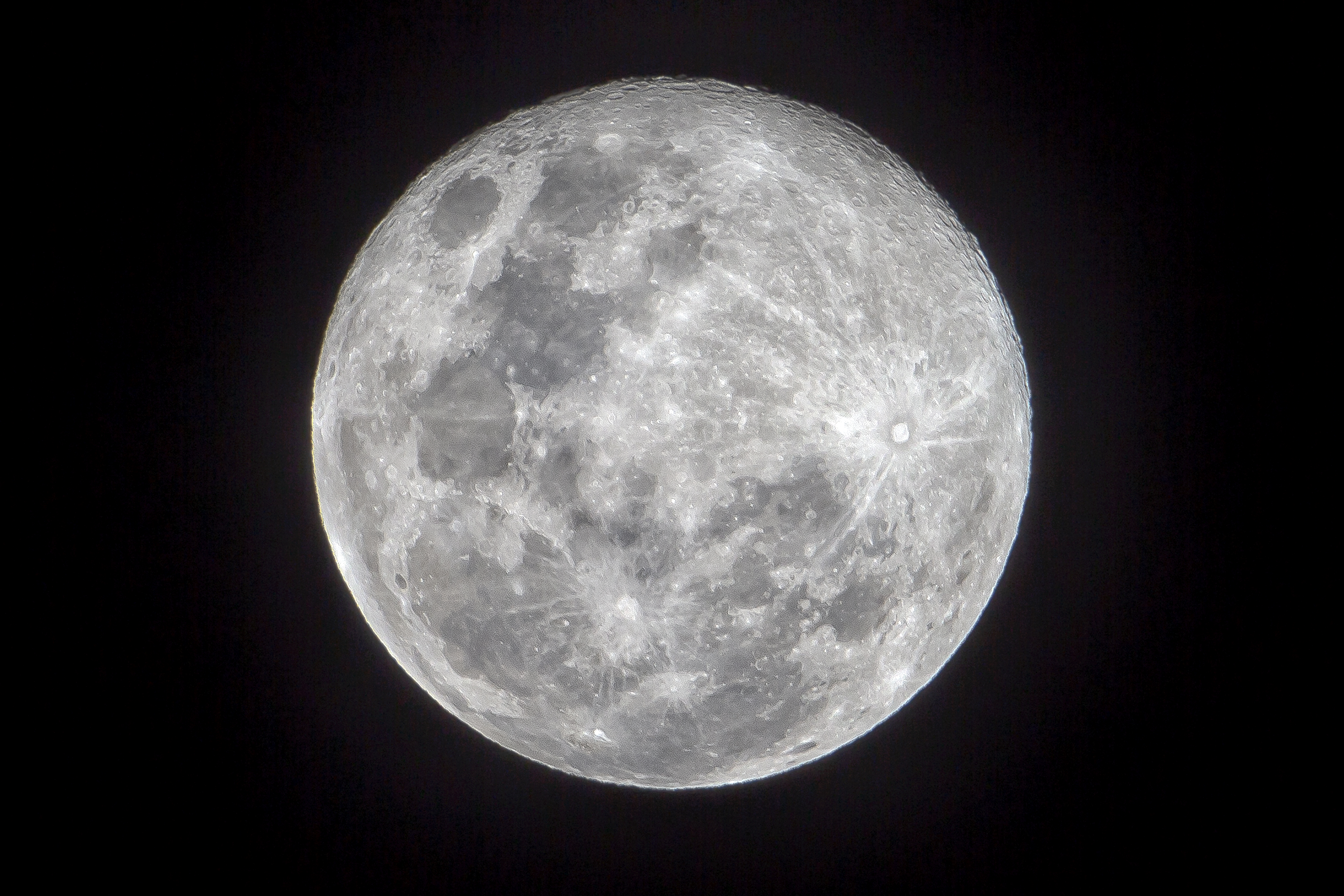 Luna llena en su máximo esplendor