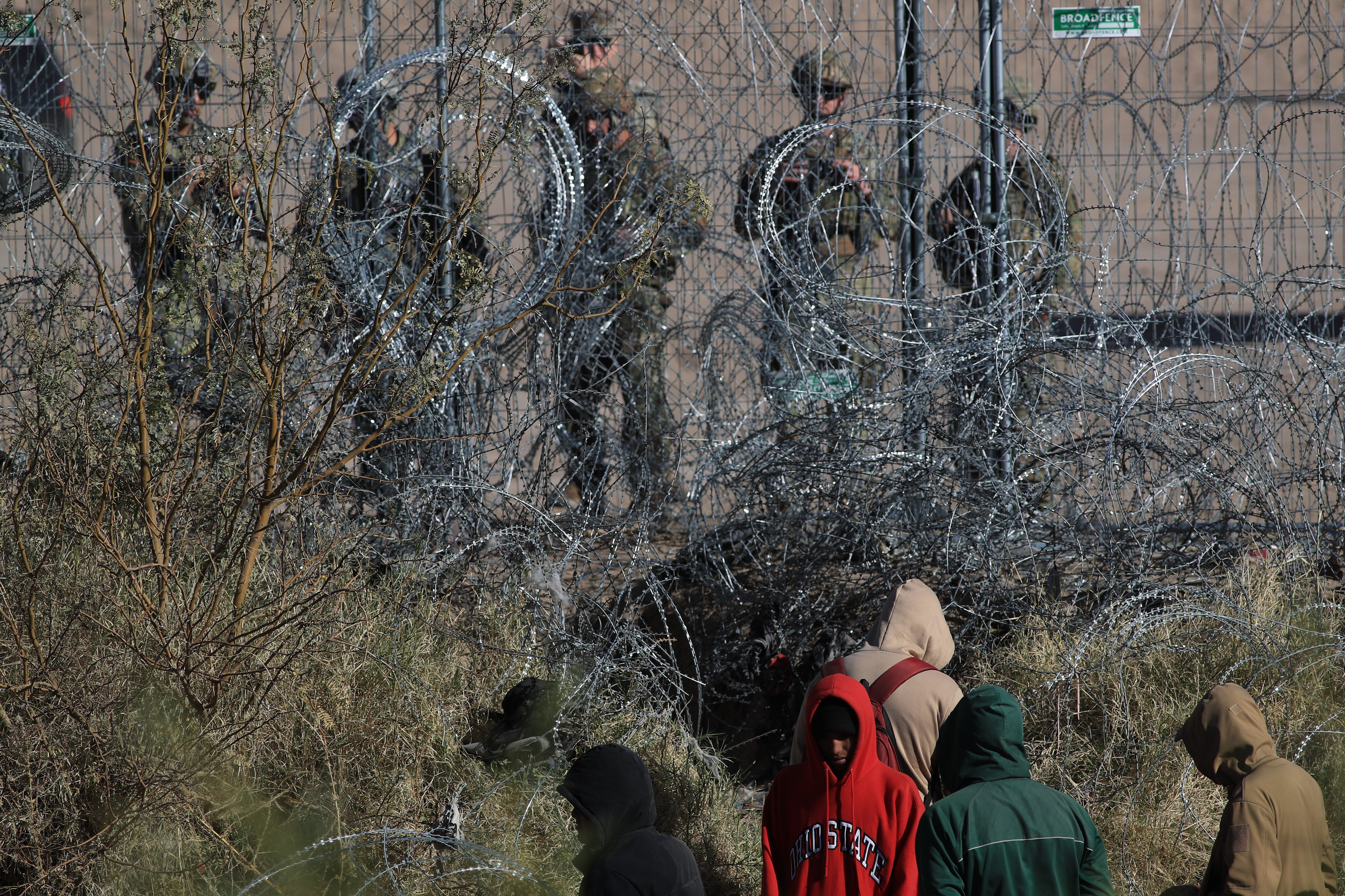 Autoridades hallan túnel clandestino en el río Bravo.