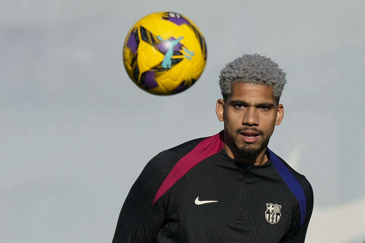 El jugador del FC Barcelona Ronald Araujo durante un entrenamiento. El jugador suena para la Juventus