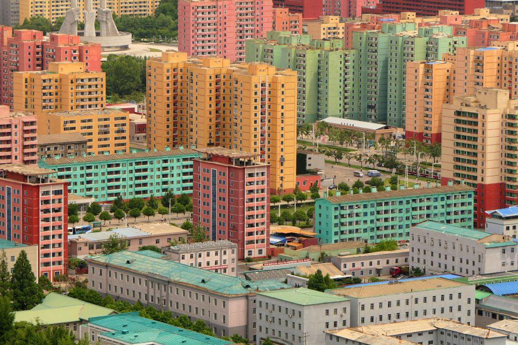 Los colores pastel adornan la capital de Corea del Norte, Pyongyang.

Getty Images