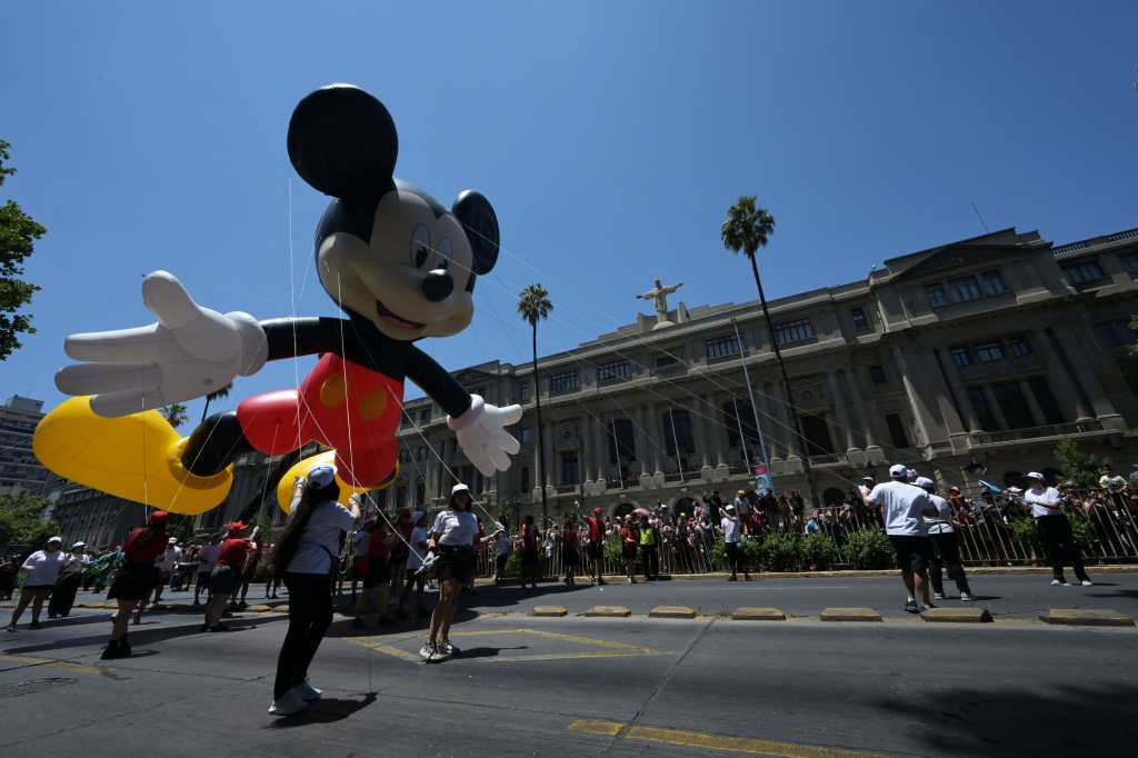 desfile de mickey mouse