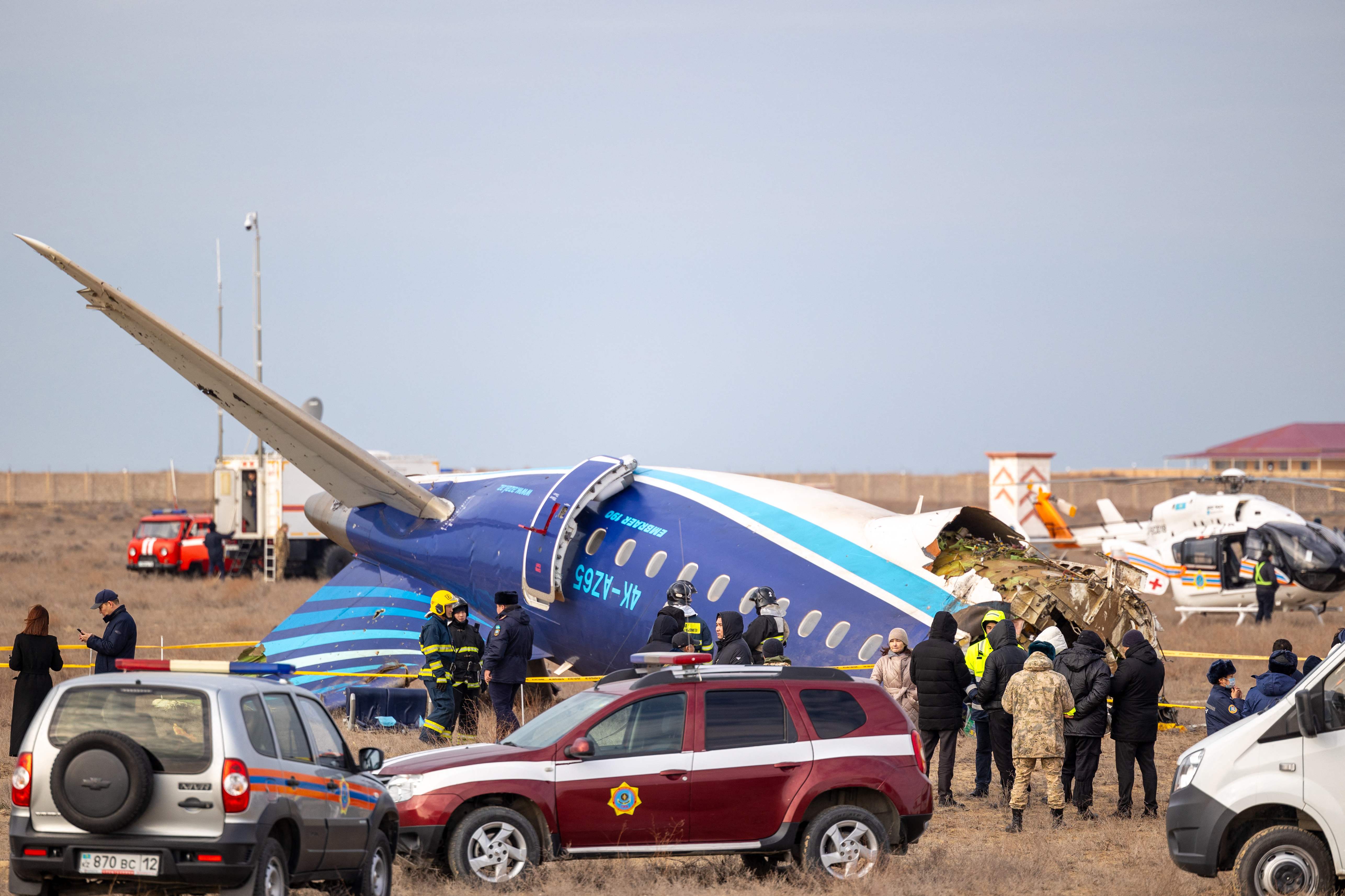 avión de pasajeros Embraer ERJ-190AR de Azerbaijan Airlines