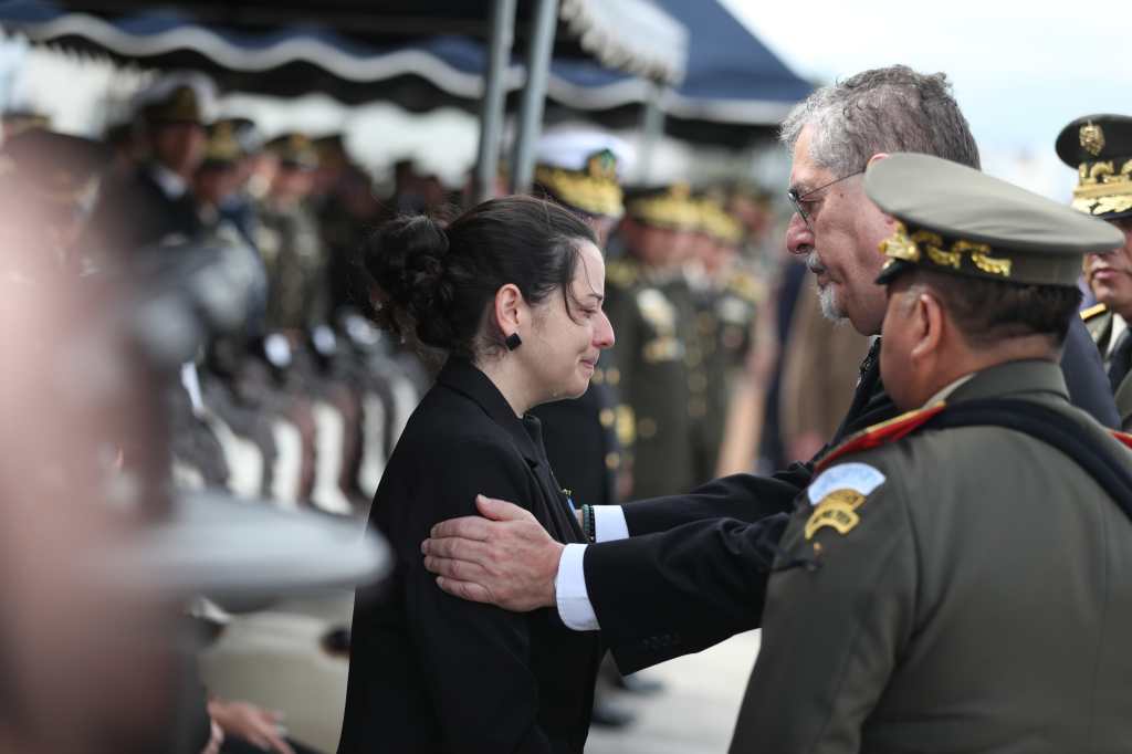 Familiares de los pilotos fallecidos