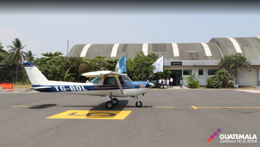 Los aeródromos que hay en algunas cabeceras departamentales pueden ser un puente para conectar con más turistas, según ONU Turismo. (Foto Prensa Libre: Hemeroteca)