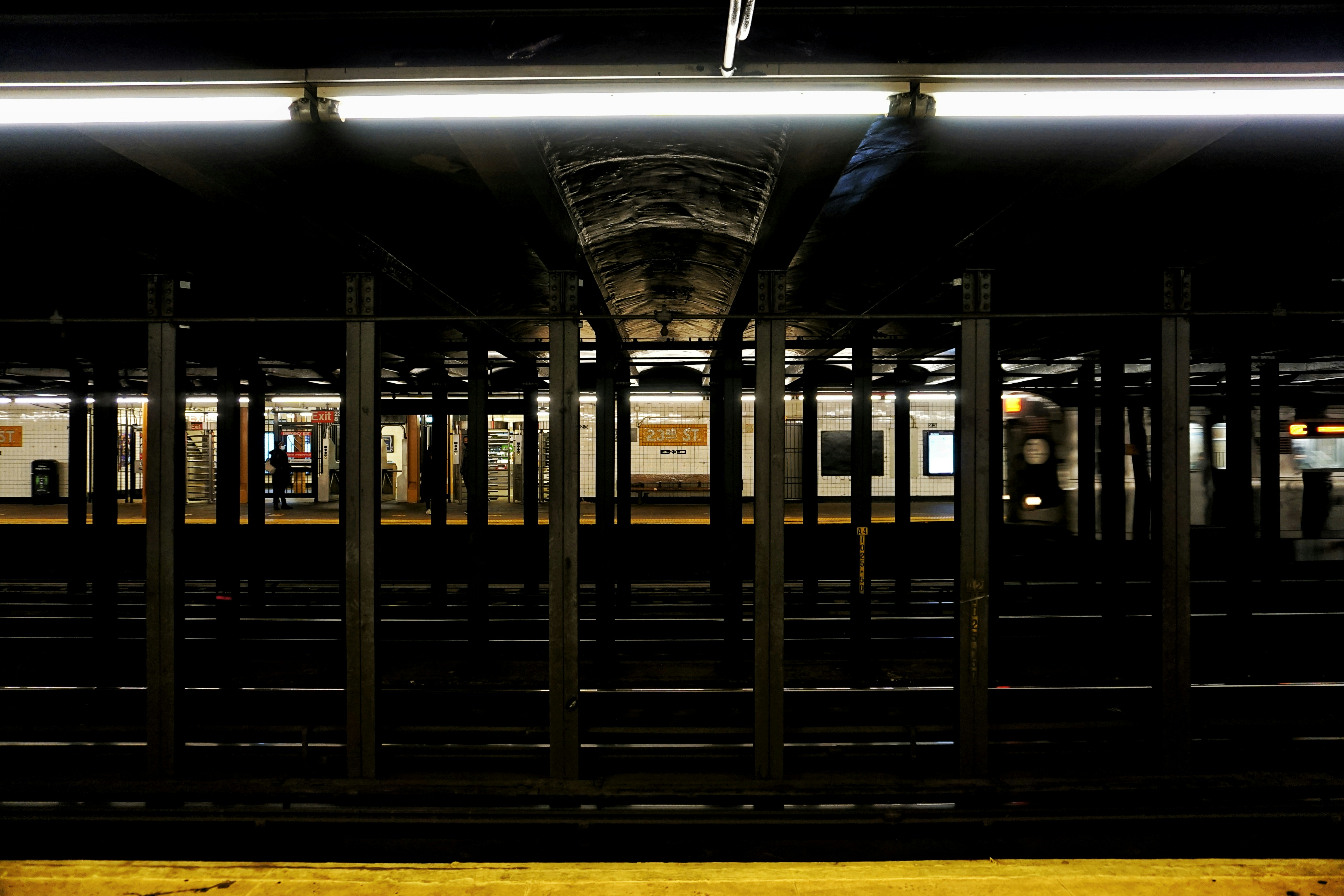 El metro de Nueva York fue escena de un crimen en el que estaría involucrado un guatemalteco que entró ilegalmente a EE. UU. (Foto de referencia. Prensa Libre: Unsplash)