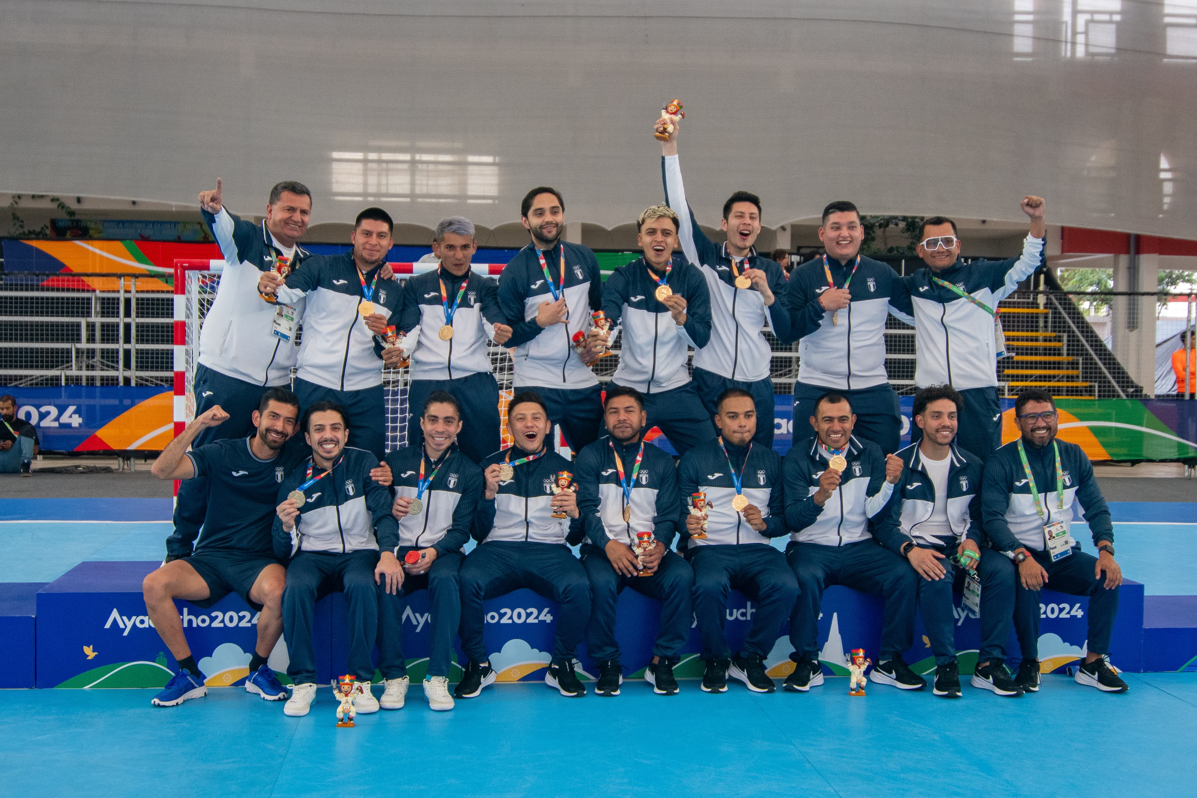 Los jugadores de la Selección de Guatemala se agenciaron del oro en los Juegos Bolivarianos 2024. (Foto Delegado ACD).