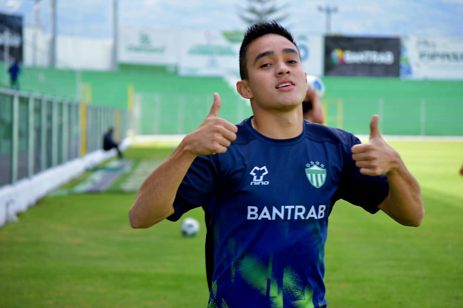 Óscar Santis formará parte de Antigua GFC.