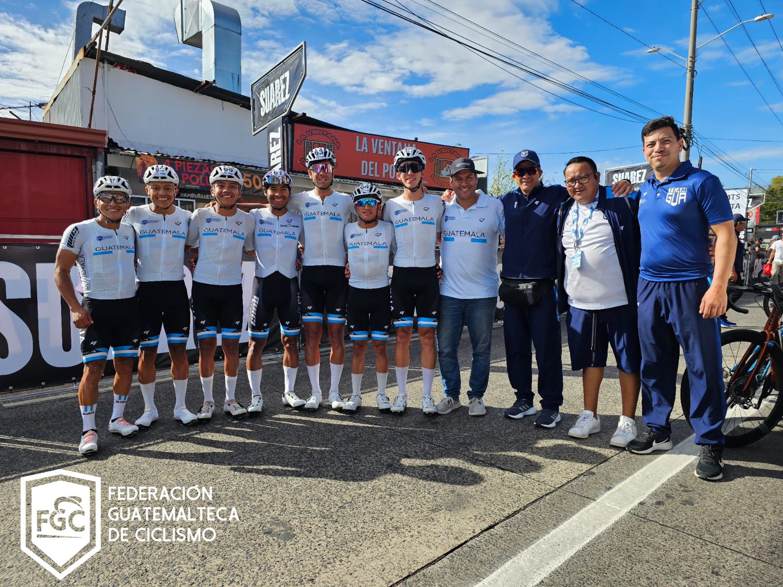 Sergio Chumil y el resto de la selección de Guatemala que compitió en la Vuelta a Costa Rica.