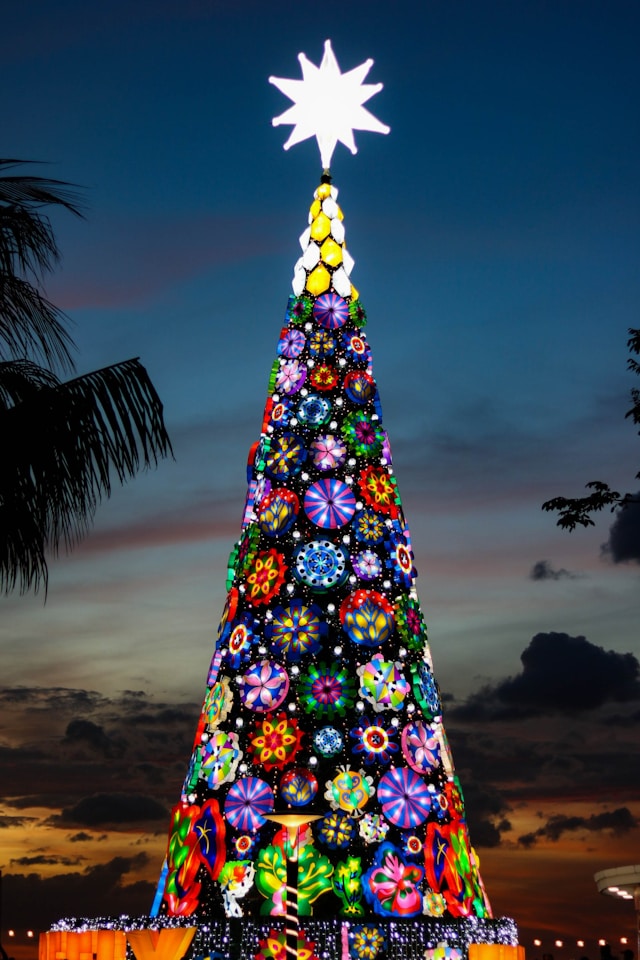 árbol navideño en una ciudad de Filipinas