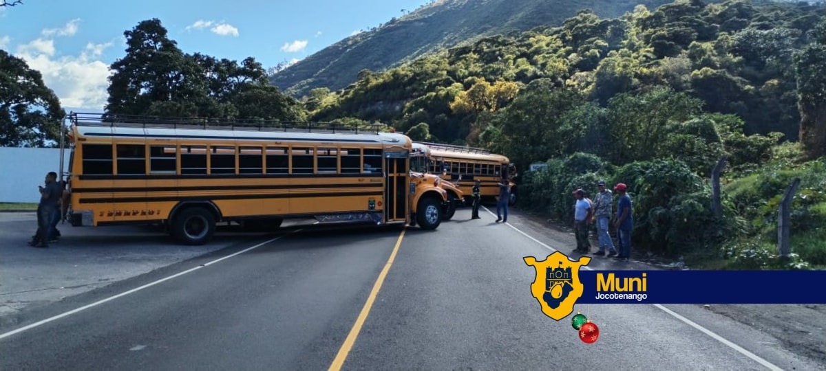 Tráfico vehicular en Jocotenango