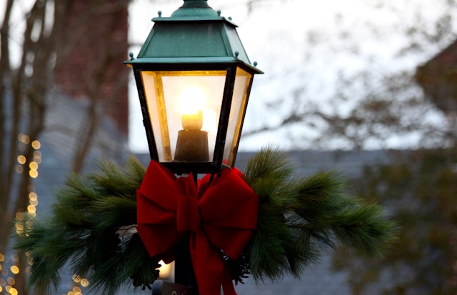 Imagen de un farol colocado durante Navidad