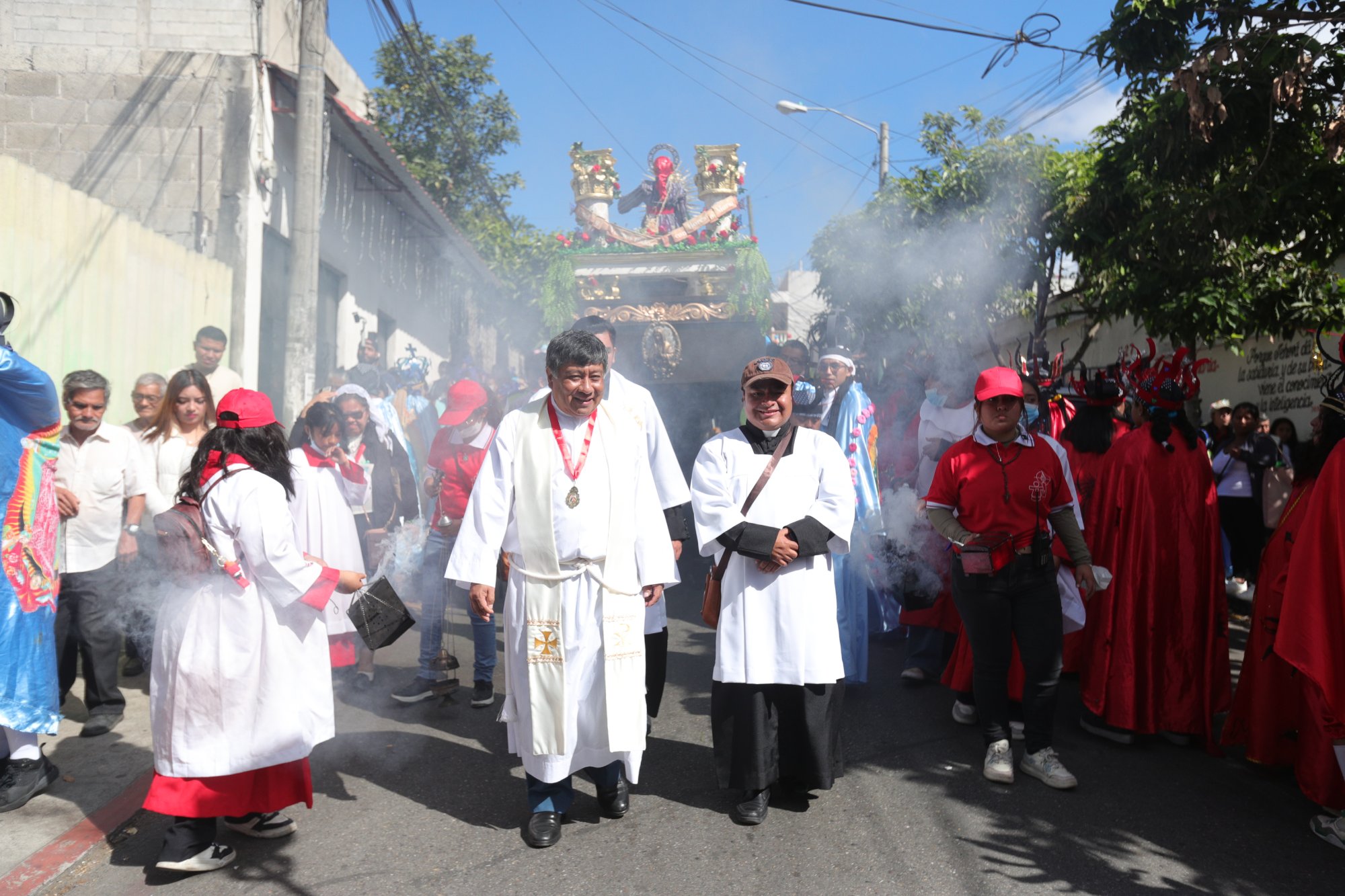 Rezado de la Virgen de Guadalupe en la zona 21 de Guatemala'