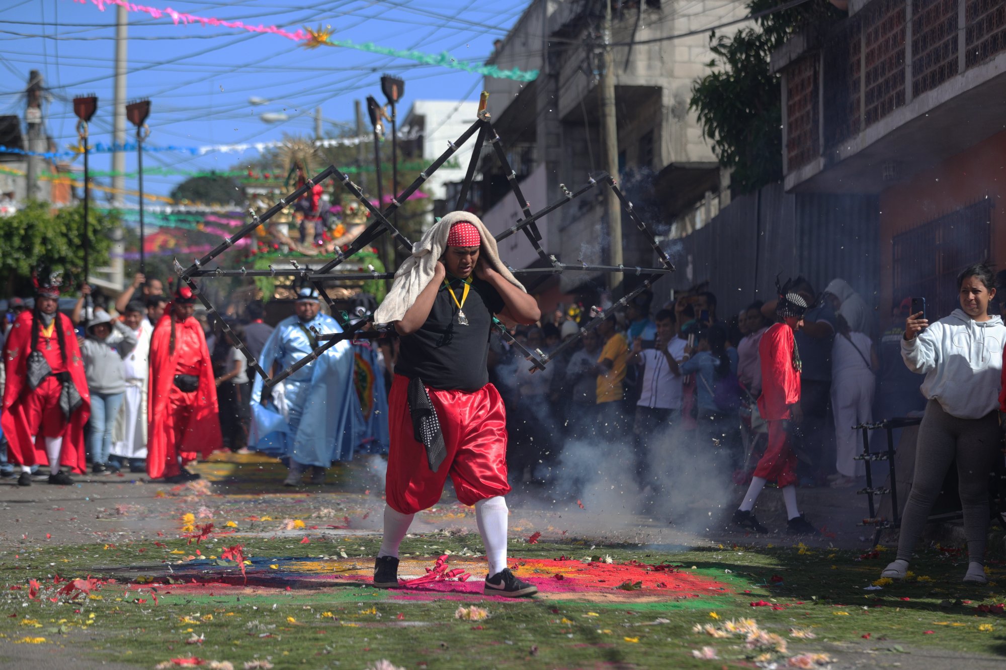 Rezado de la Virgen de Guadalupe en la zona 21 de Guatemala'