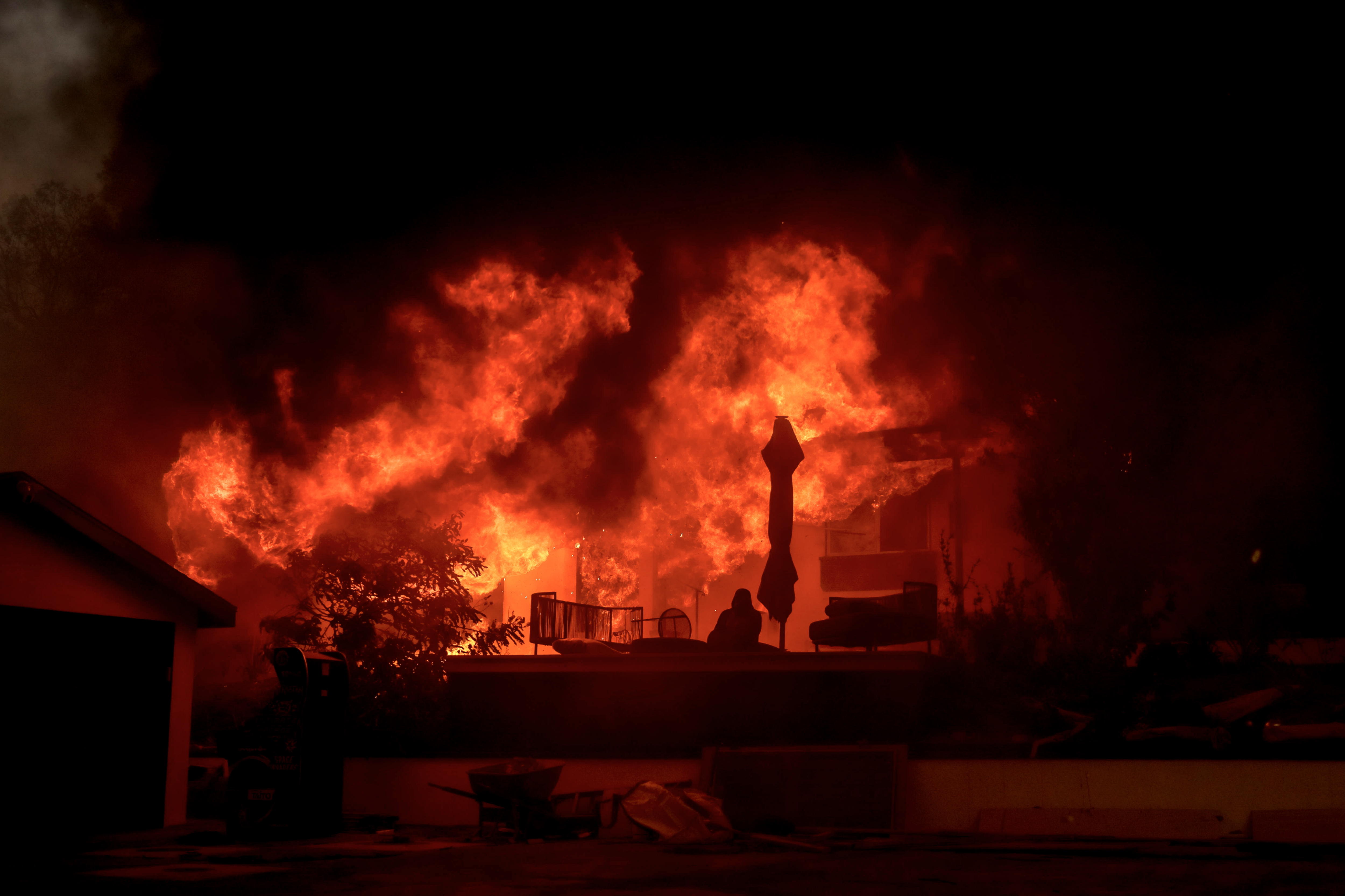 Incendios en California: Mark Hamill y Jamie Lee Curtis entre las celebridades que evacúan