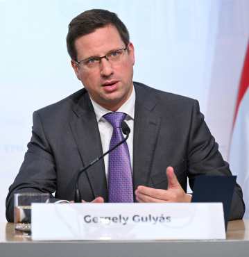 Hungarian Minister of the Prime Minister's Office and MP Gergely Gulyas of the Fidesz Party addresses a press conference under the motto "Friendship with our neighbors: Relief for our Burgenlanders - The A3 as a relief road for neighboring communities" with FPOe's top candidate for the Burgenland state election in Vienna on January 15, 2025. (Photo by HELMUT FOHRINGER / APA / AFP) / Austria OUT