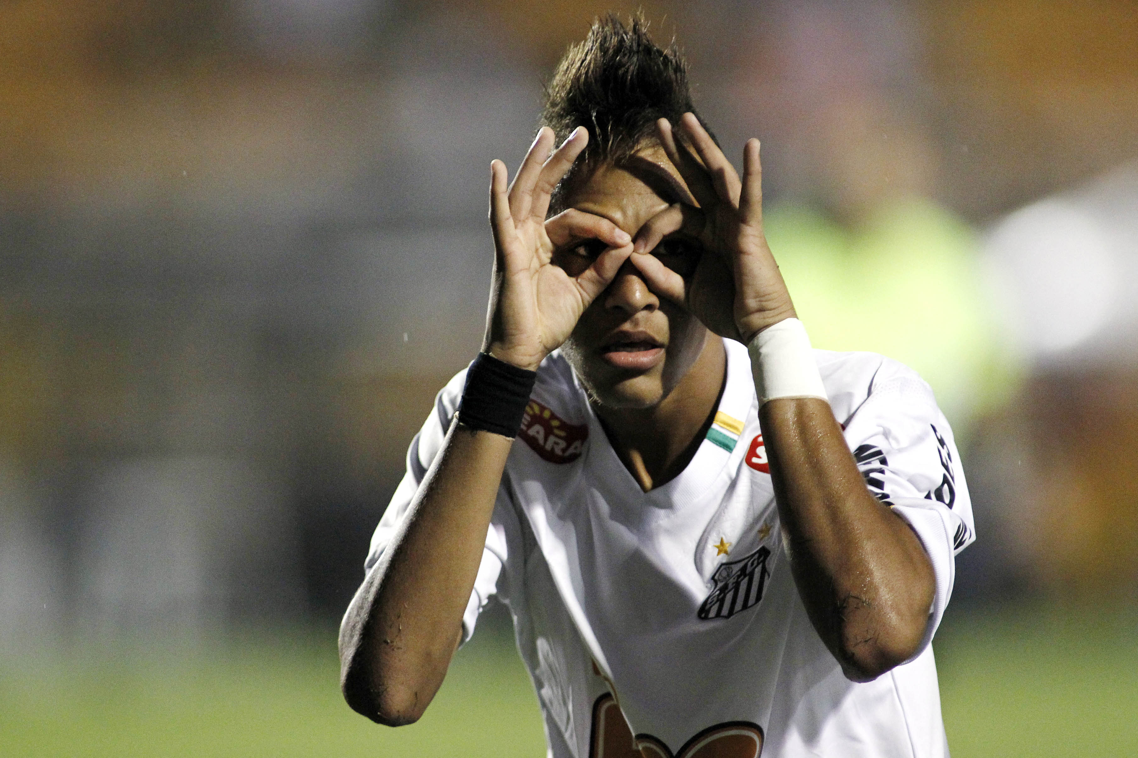 Neymar Jr se une al Santos de Brasil.