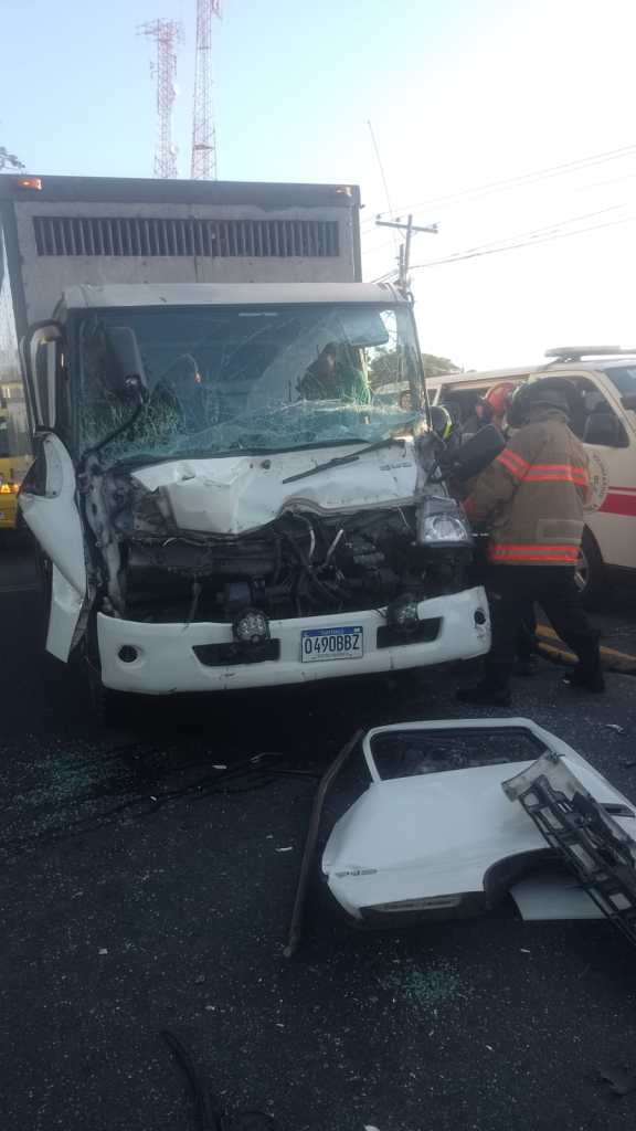 CamiÃ³n que transportaba reos choca en la ruta al PacÃ­fico 