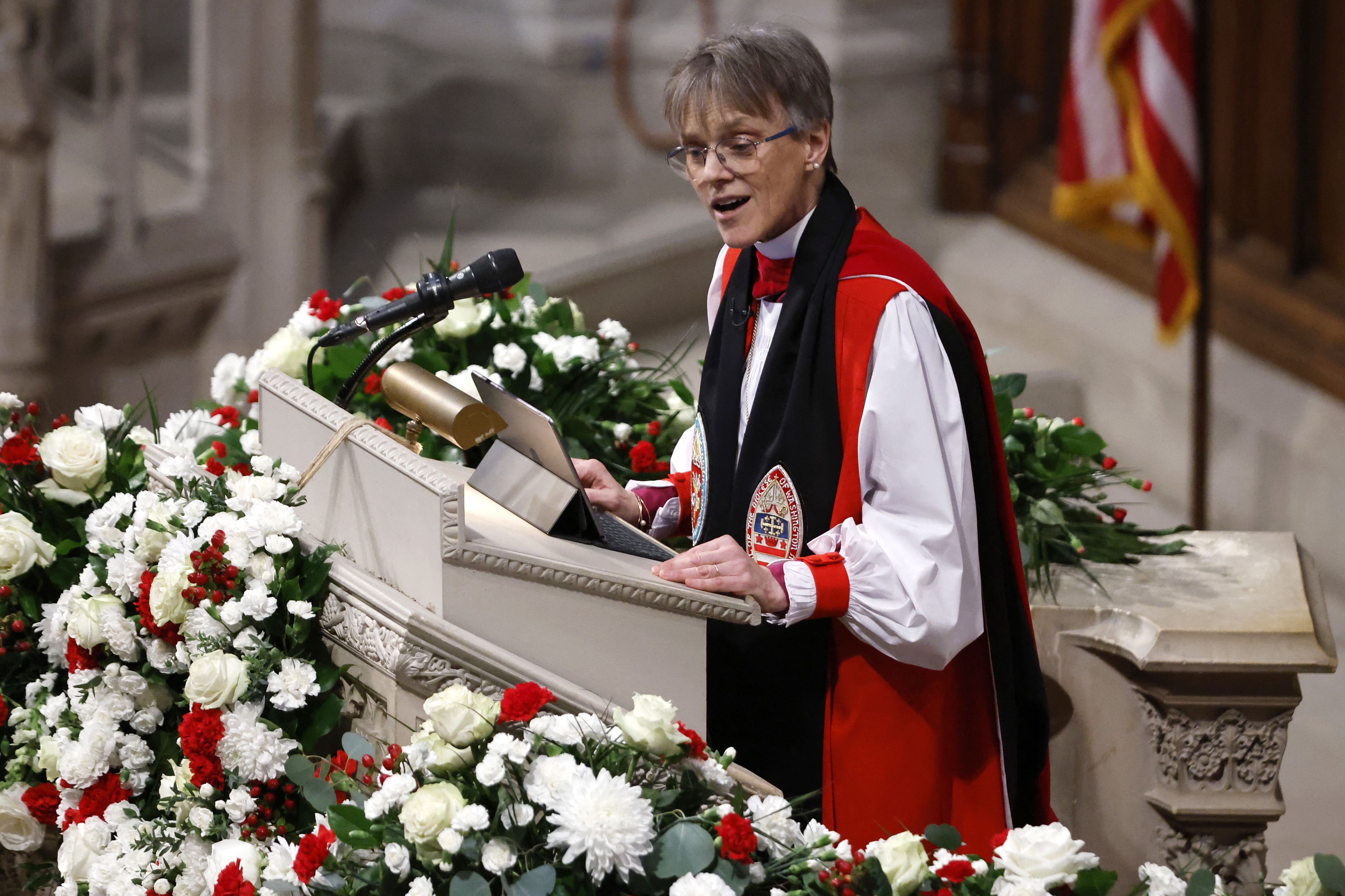 La obispa de Washington, Mariann Edgar Budde, aseguró que no planea disculparse con el presidente Donald Trump. (Foto Prensa Libre: AFP)