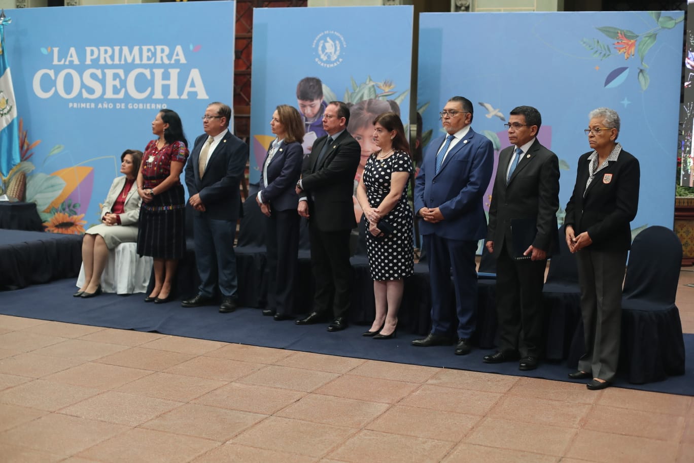 El presidente Bernardo Arévalo presenta al nuevo ministro de Comunicaciones y confirma continuidad del resto de su gabinete. (Foto Prensa Libre: J. D. González)