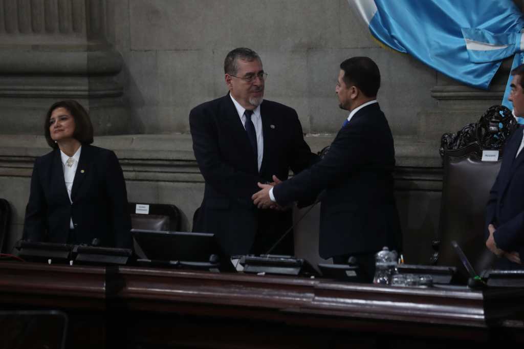 Nery Ramos y Bernardo Arévalo sesión solemne 