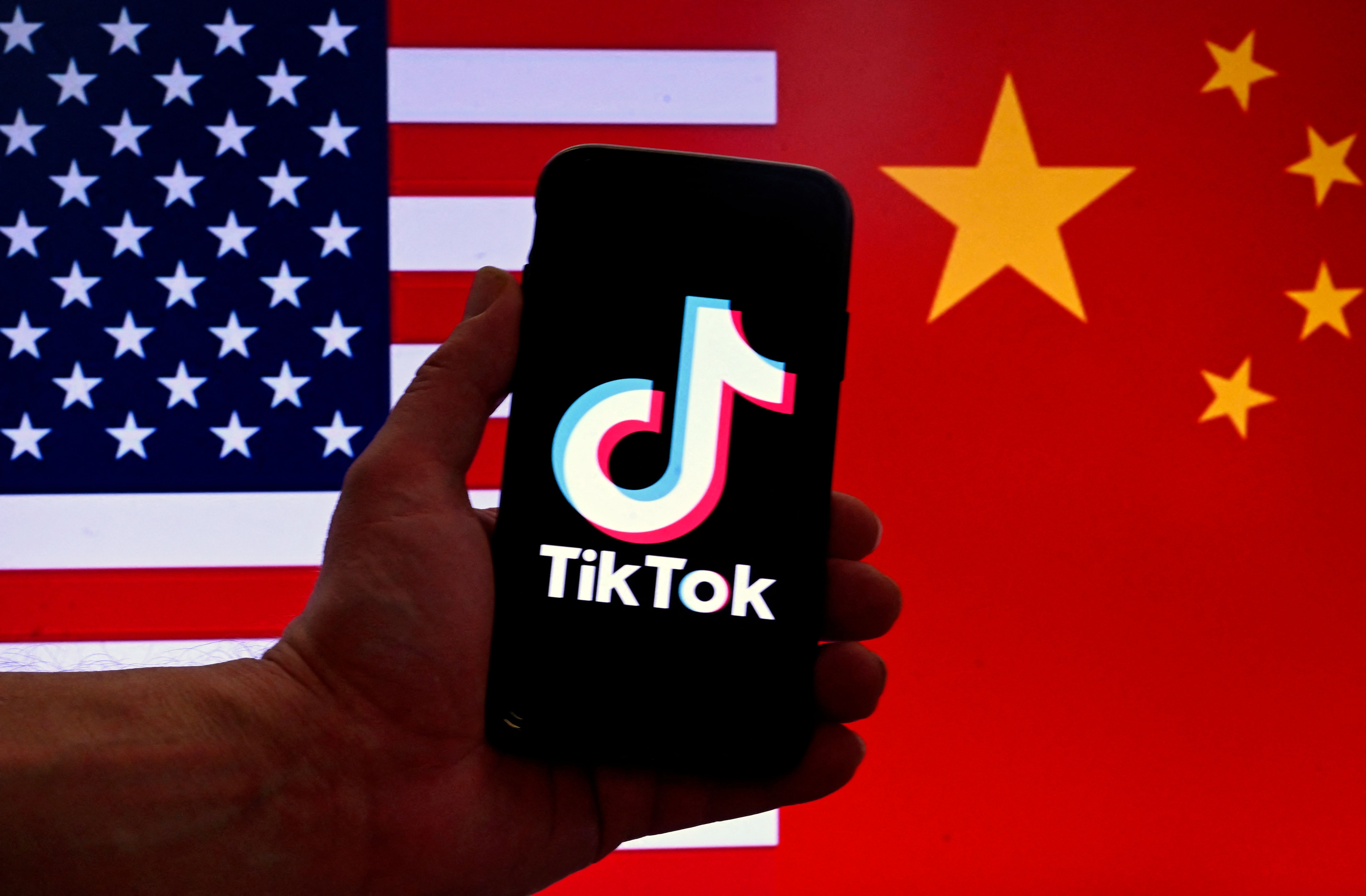 La red social TikTok afronta la presión de una ley estadounidense que le exige desvincularse de China. (Foto Prensa Libre: AFP)